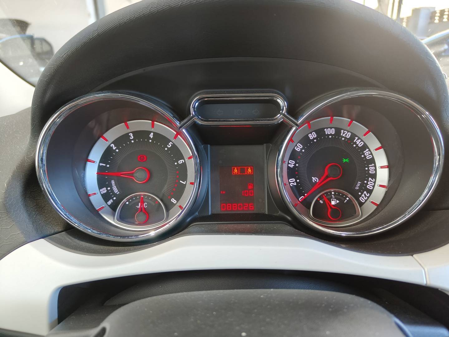 Foto Opel Adam Opel Adam 1.4 XEL Glam (87 CV)