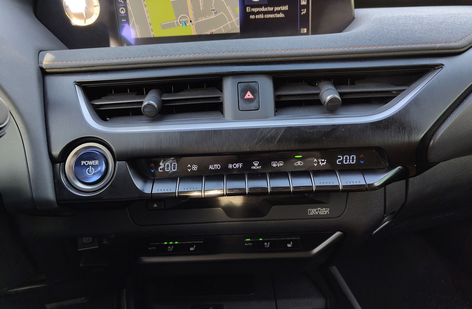 Lexus UX 250h Luxury - foto 36