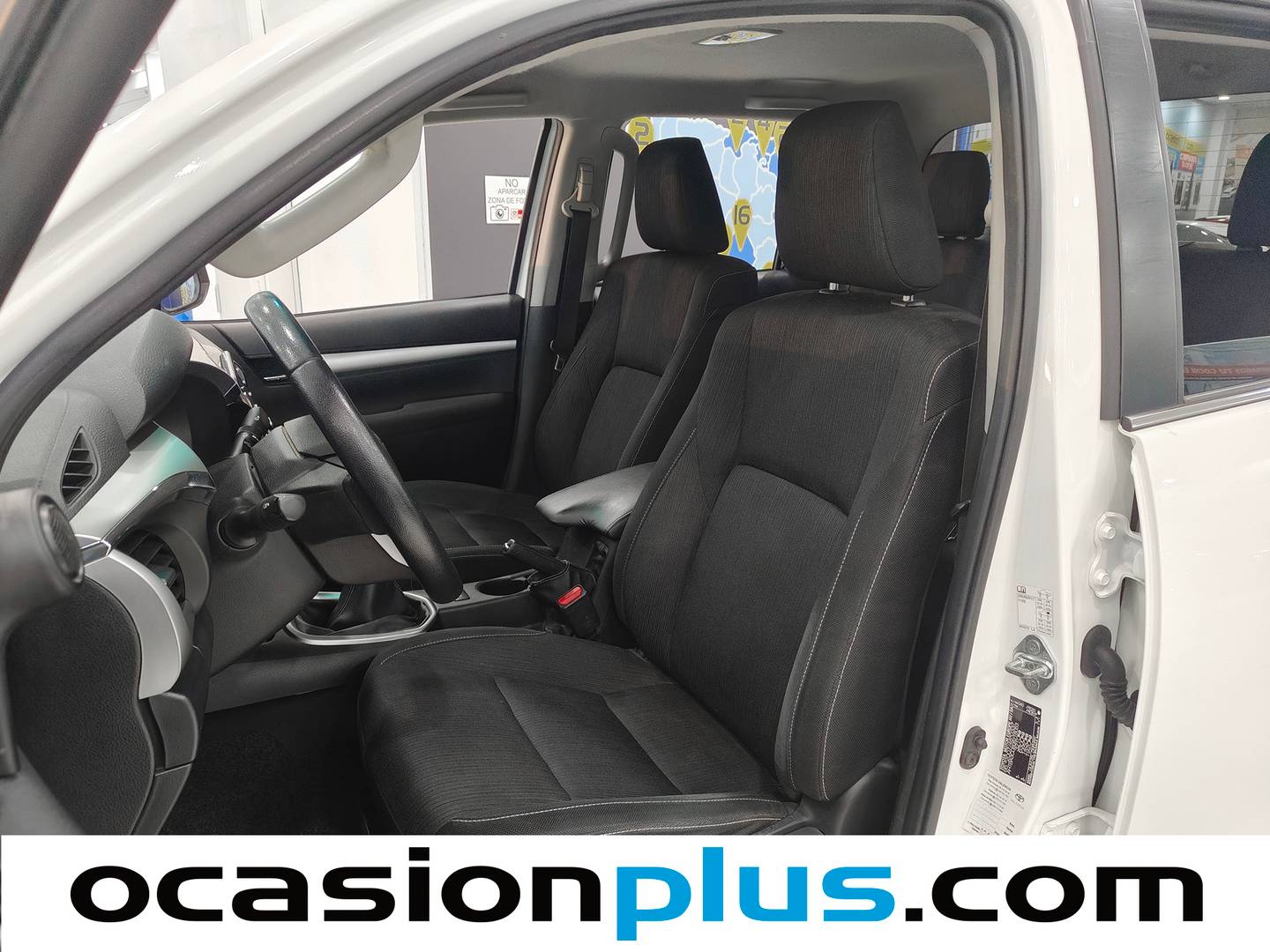 Foto asientos delanteros Toyota Hilux Toyota Hilux 2.8 D-4D Doble Cabina VX (204 CV)