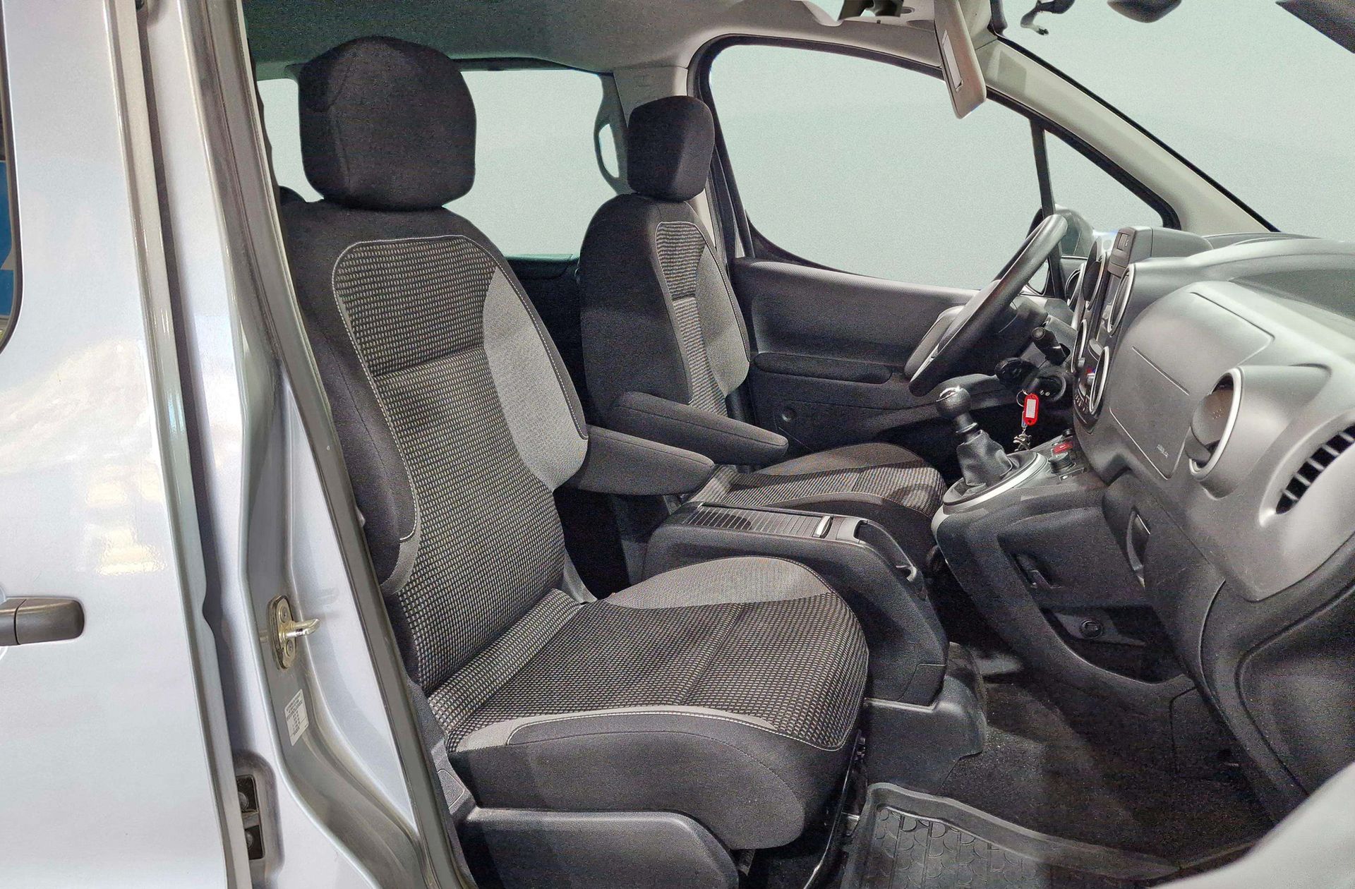 Peugeot Partner Tepee BlueHDi 100 Outdoor - foto 16