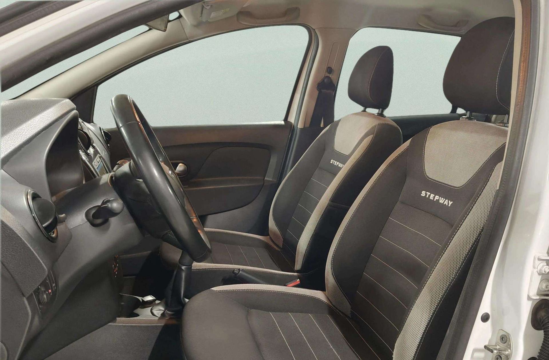 Dacia Sandero Stepway Comfort TCe - foto 9