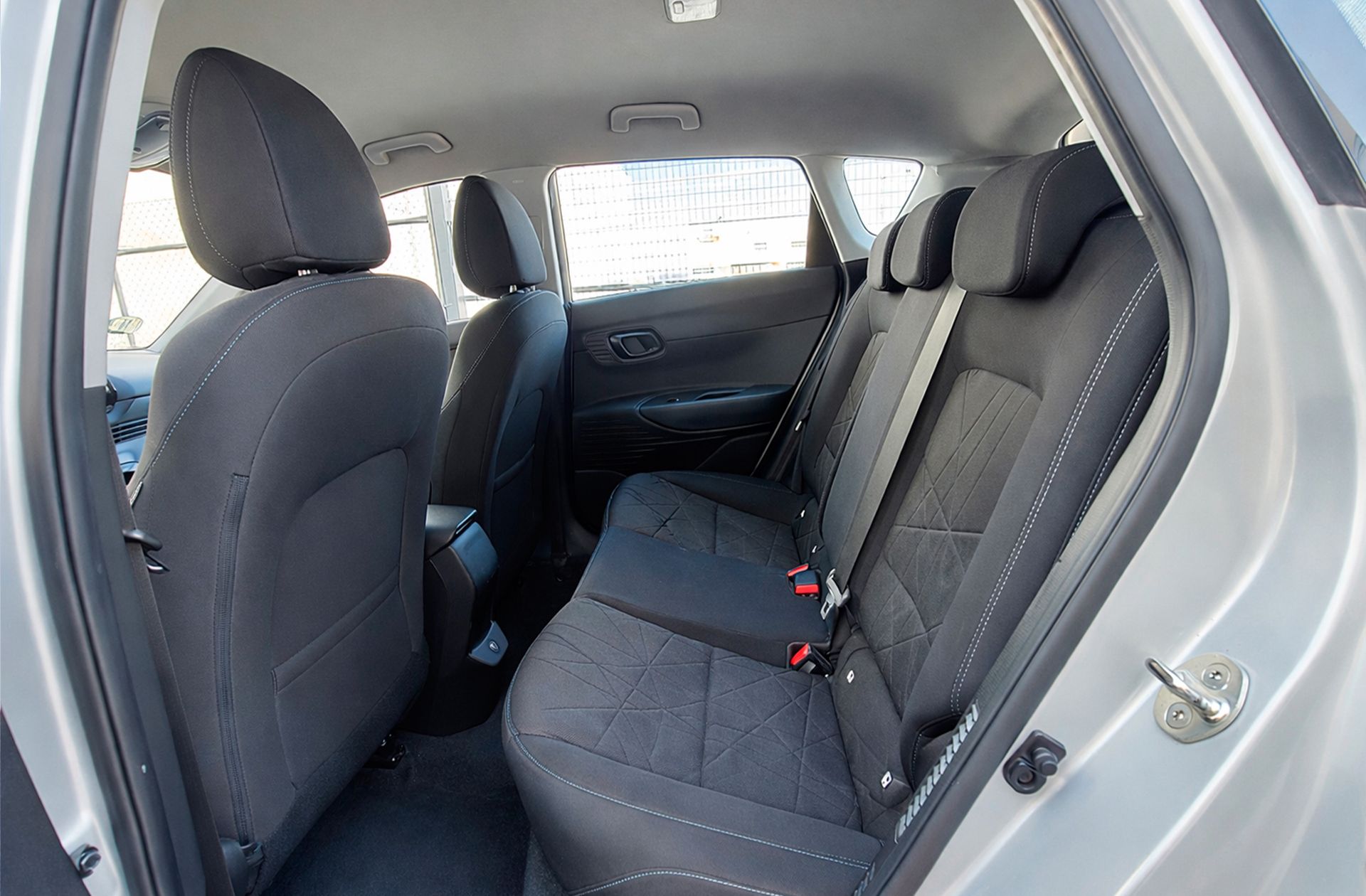 Hyundai Bayon 1.0 T-GDi 48V Tecno - foto 15
