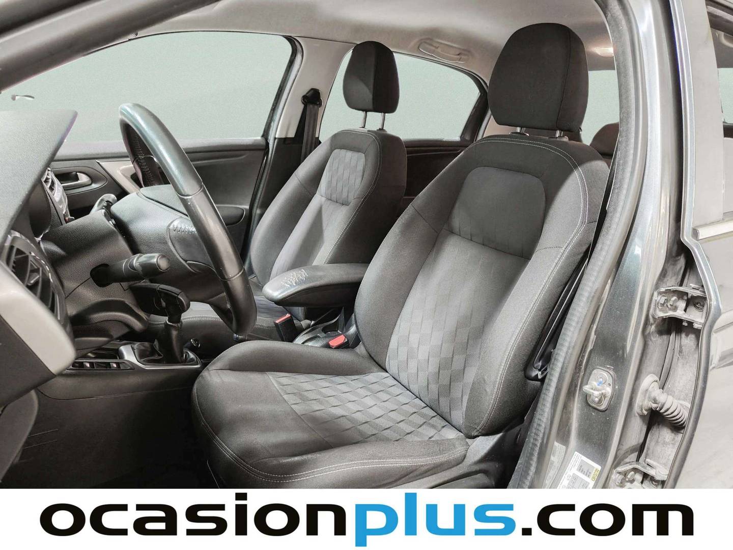 Foto asientos delanteros Citroën C-Elysée Citroën C-Elysee BlueHDi 100 Shine (100 CV)