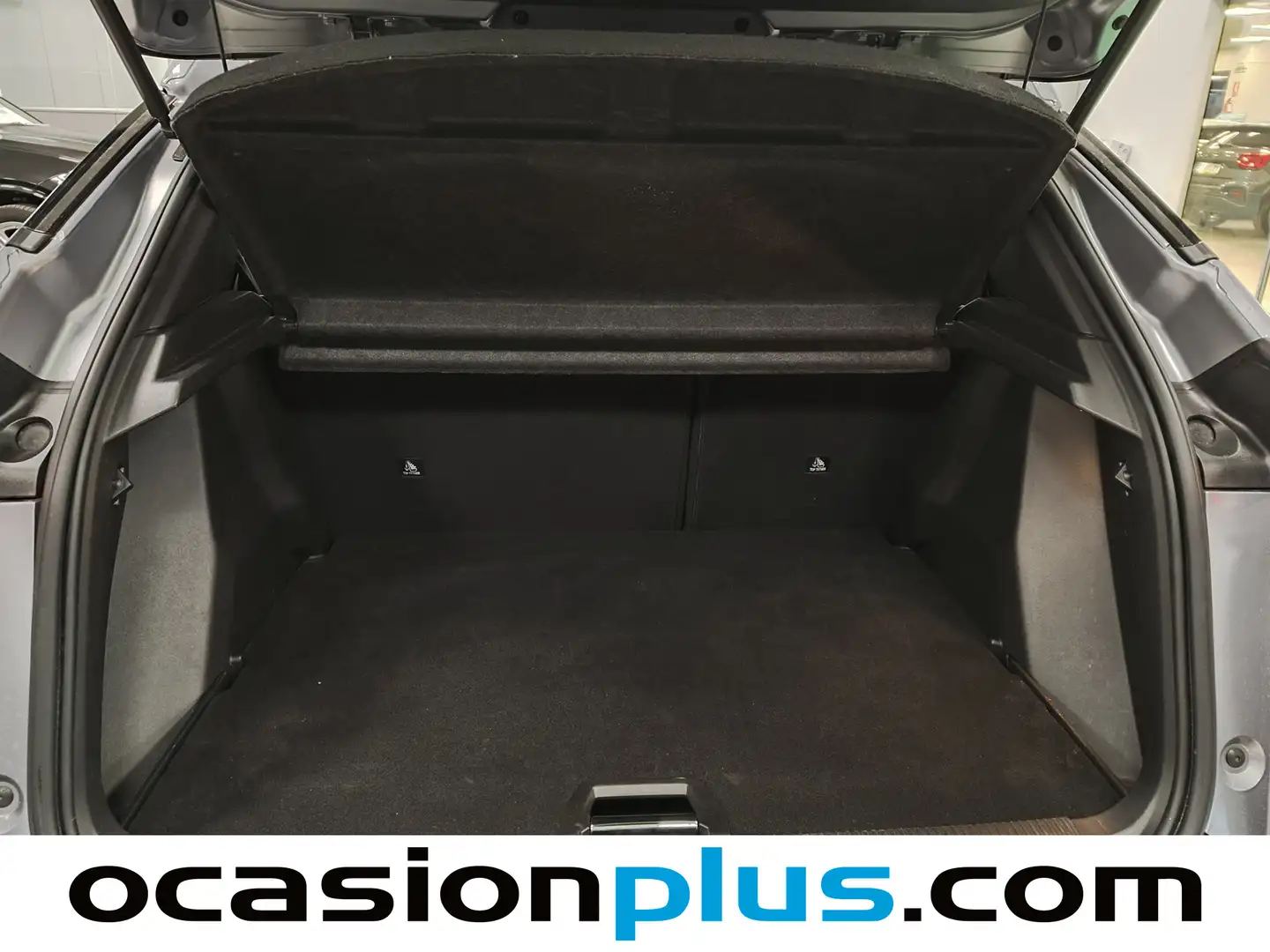 Foto Peugeot 2008 Peugeot 2008 Allure Hybrid eDCS6 (145 CV)