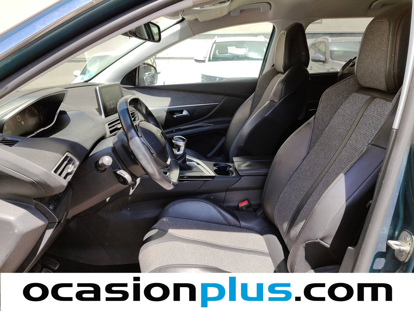 Foto asientos delanteros Peugeot 5008 Peugeot 5008 PureTech 130 S&S Allure (130 CV) 7 Plazas