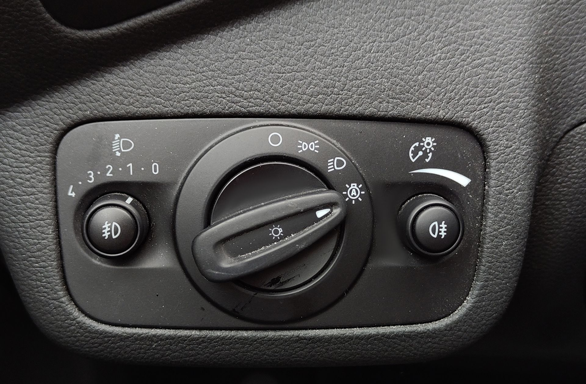 Ford Kuga 1.5 EcoBoost Titanium 4x4 - foto 12