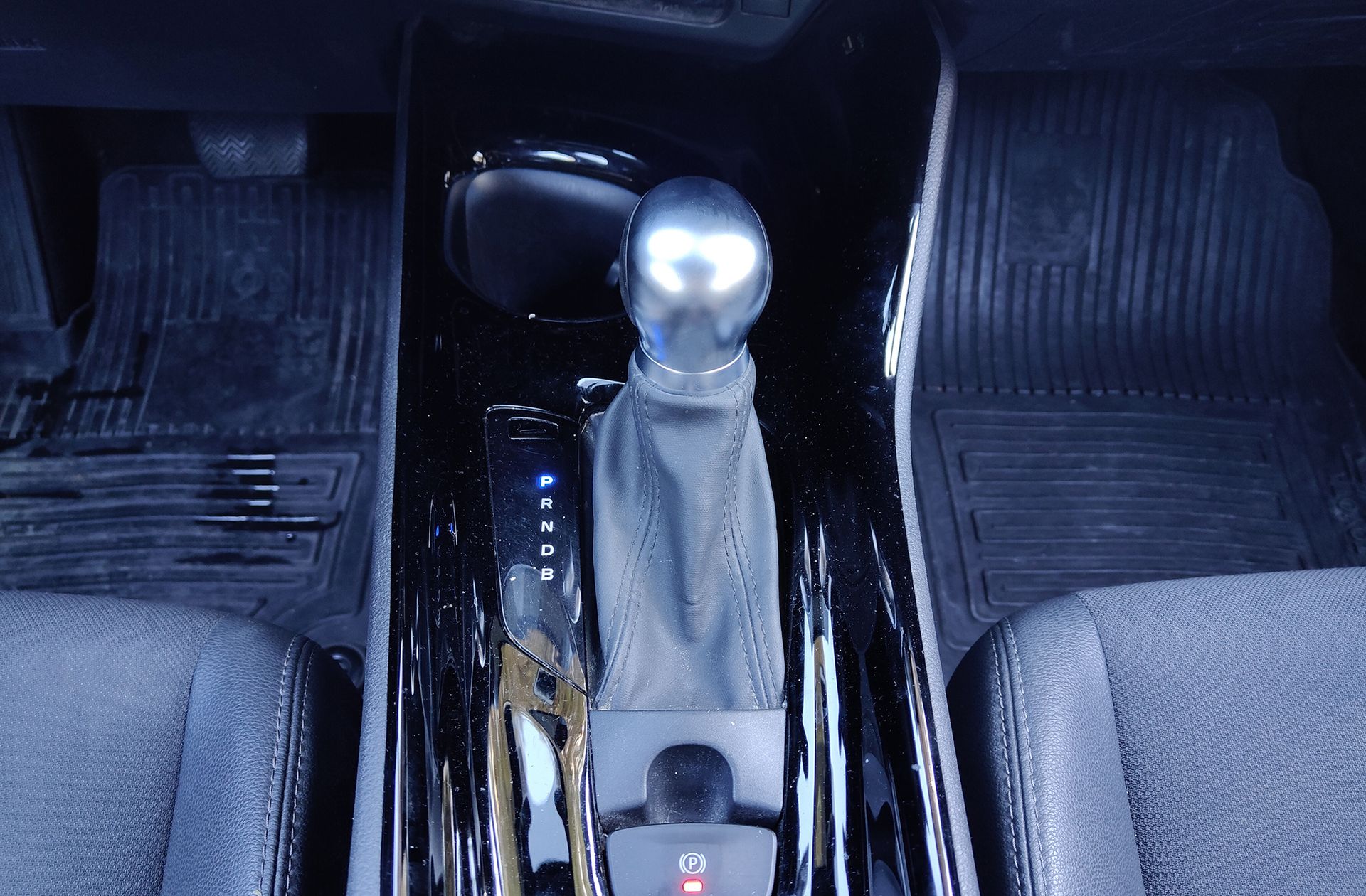 Toyota C-HR 1.8 125H Advance - foto 5