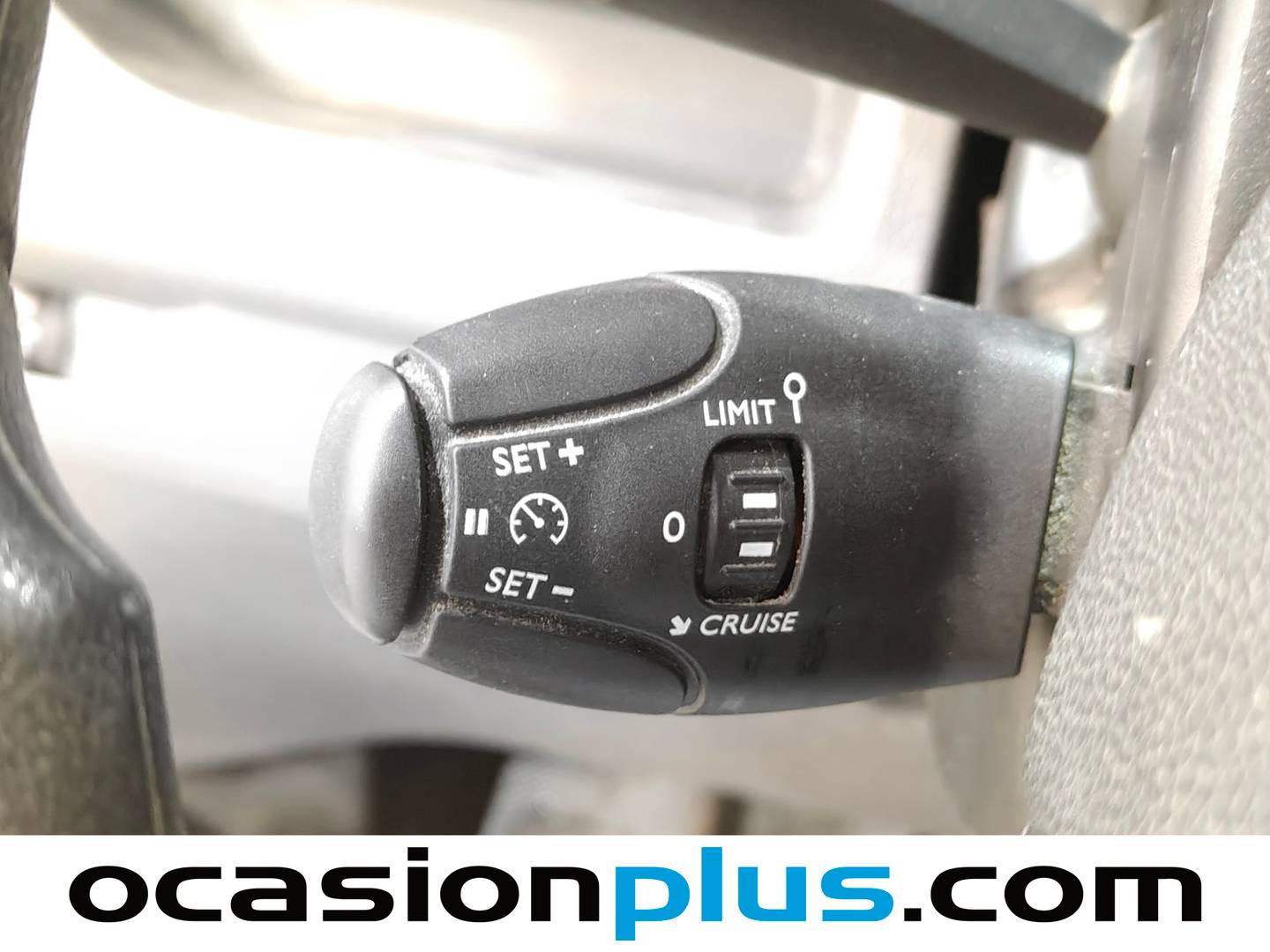 Extras y acabados del Opel Vivaro Opel Vivaro 1.5 Diesel M Standard Express 75 kW (102 CV)