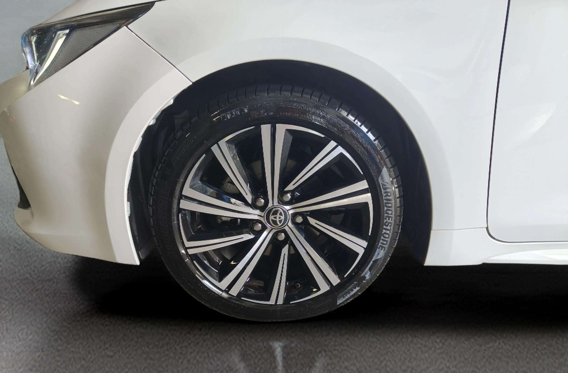 Toyota Corolla 1.8 125H Style E-CVT - foto 32