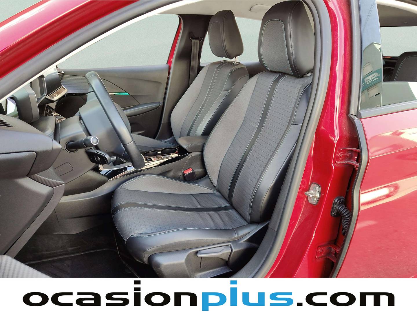 Foto asientos delanteros Peugeot 208 Peugeot 208 PureTech 100 Allure 100 CV)