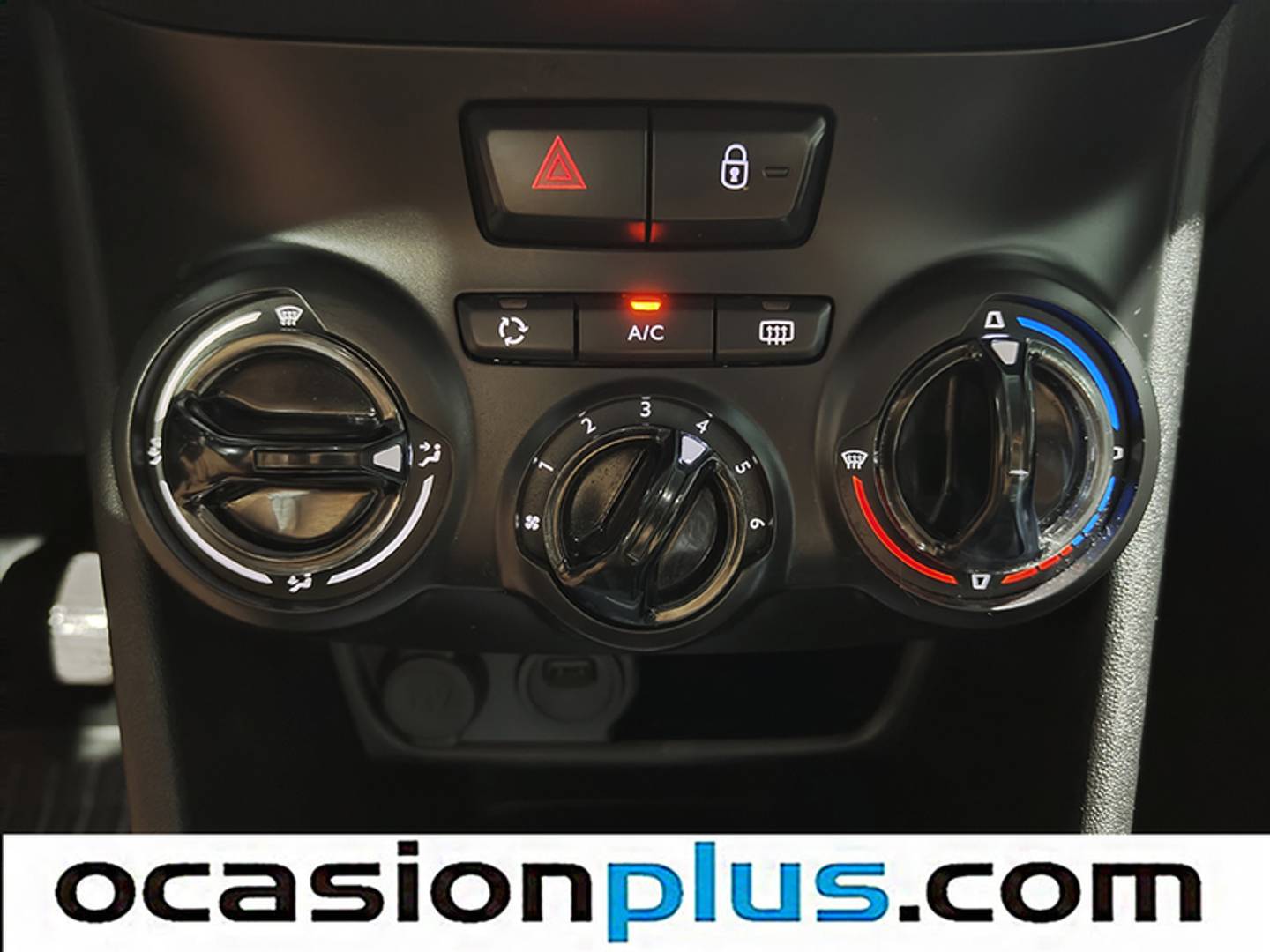 Foto Peugeot 208 Peugeot 208 PureTech Signature (82 CV)