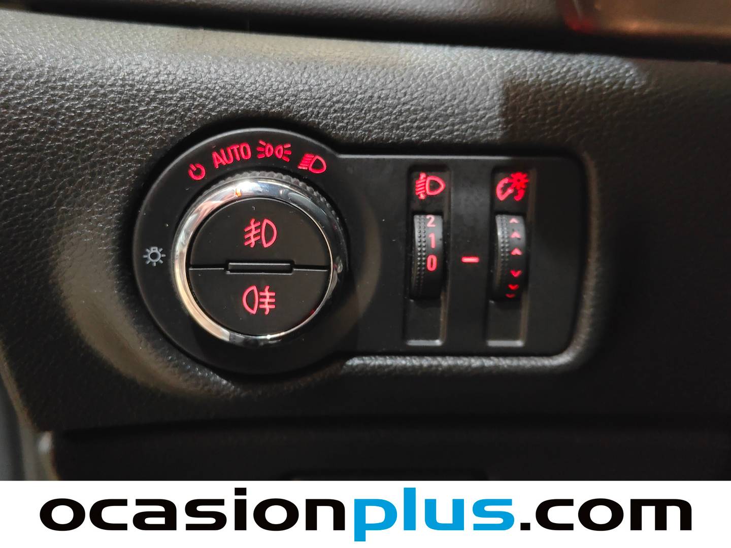 Equipamiento del Opel Astra Opel Astra 1.6 CDTi S&S Selective (110 CV)