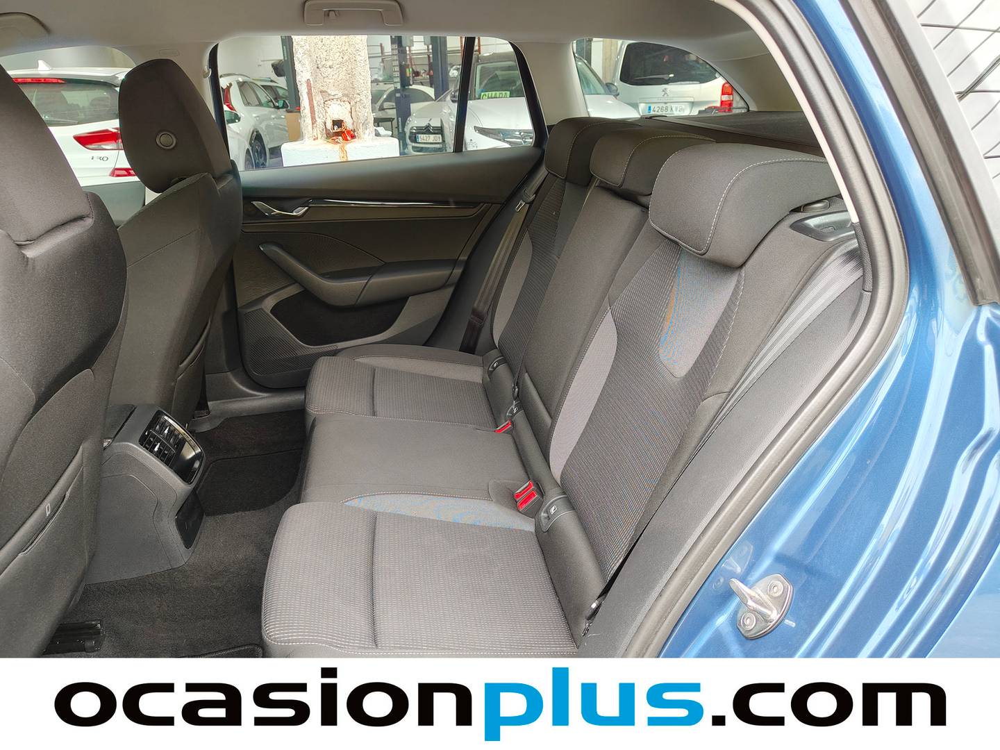 Foto asientos traseros Skoda Octavia Skoda Octavia Combi 1.5 TSI G-TEC Ambition DSG (131 CV)