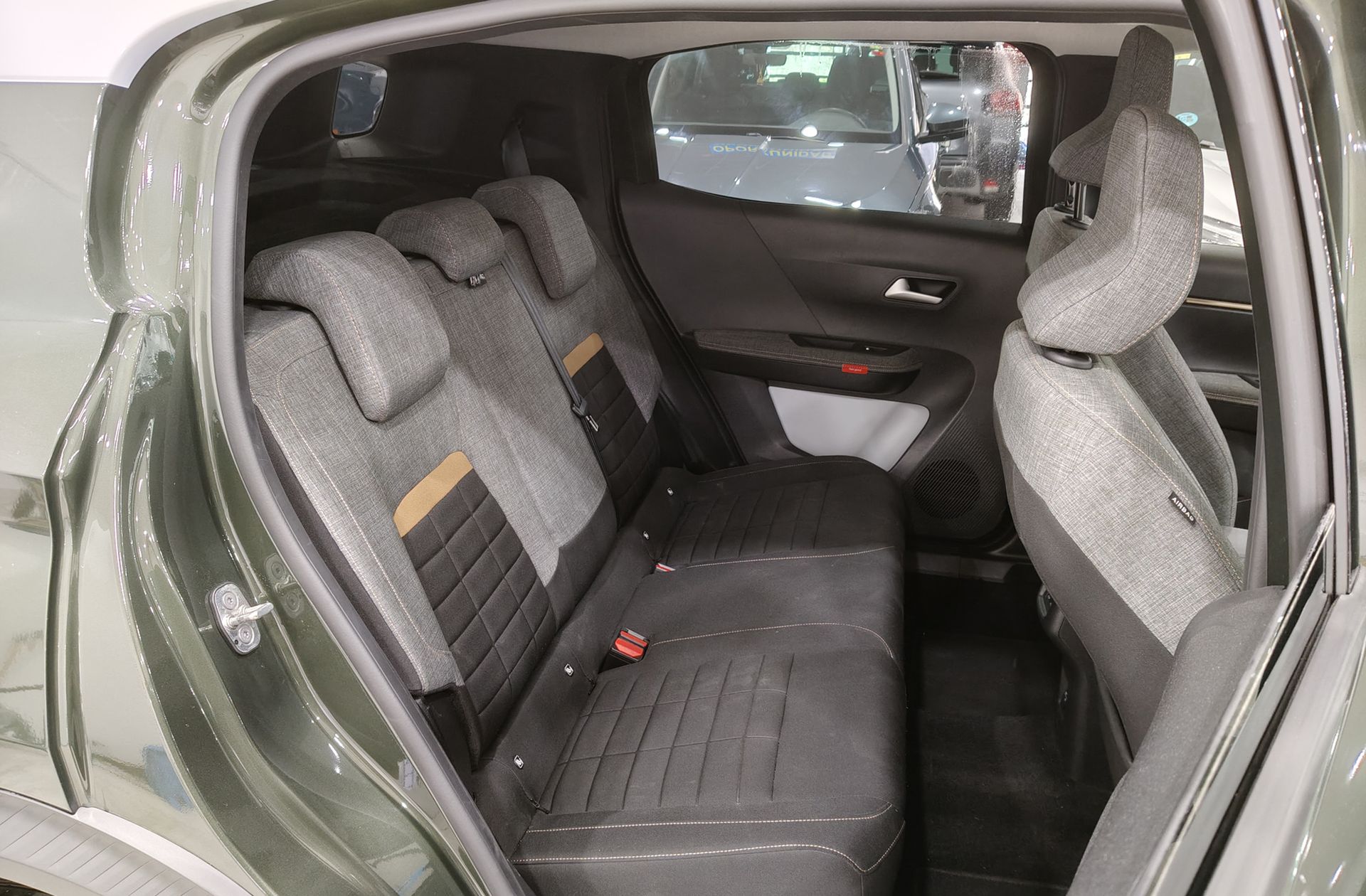 Citroën C3 Aircross Hybrid 145 Plus e-DCS6 - foto 16