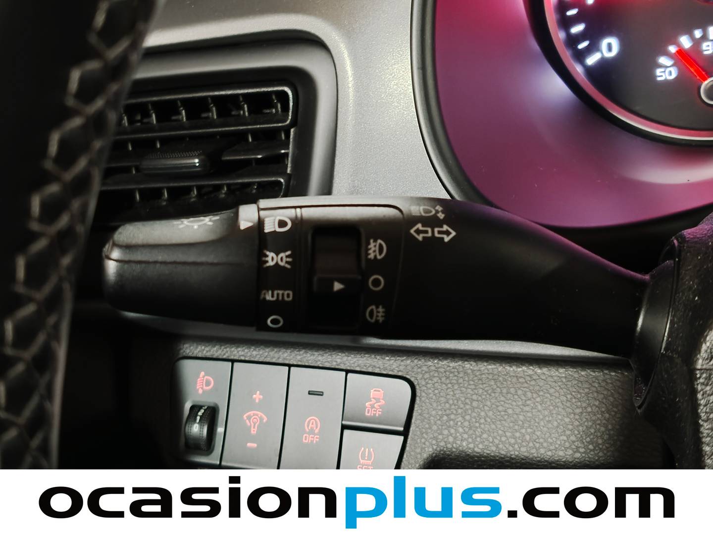 Foto KIA Stonic Kia Stonic 1.0 T-GDi MHEV iMT Concept (100 CV)