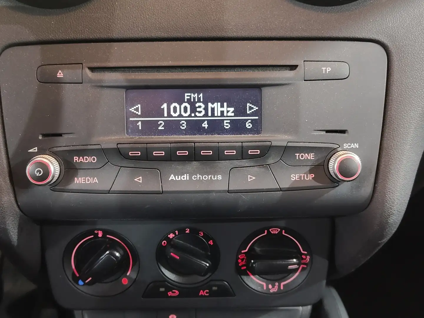 Foto Audi A1 Audi A1 Attraction 1.6 TDI (90 CV) S tronic