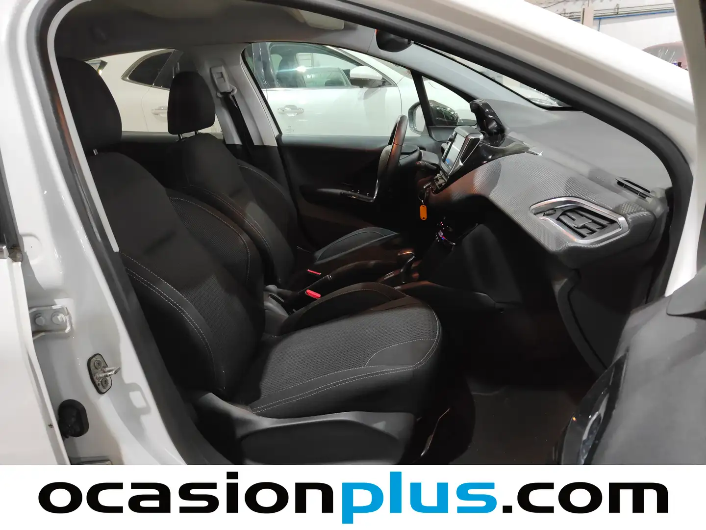 Foto Peugeot 208 Peugeot 208 PureTech 110 S&S Allure EAT6 (110 CV)