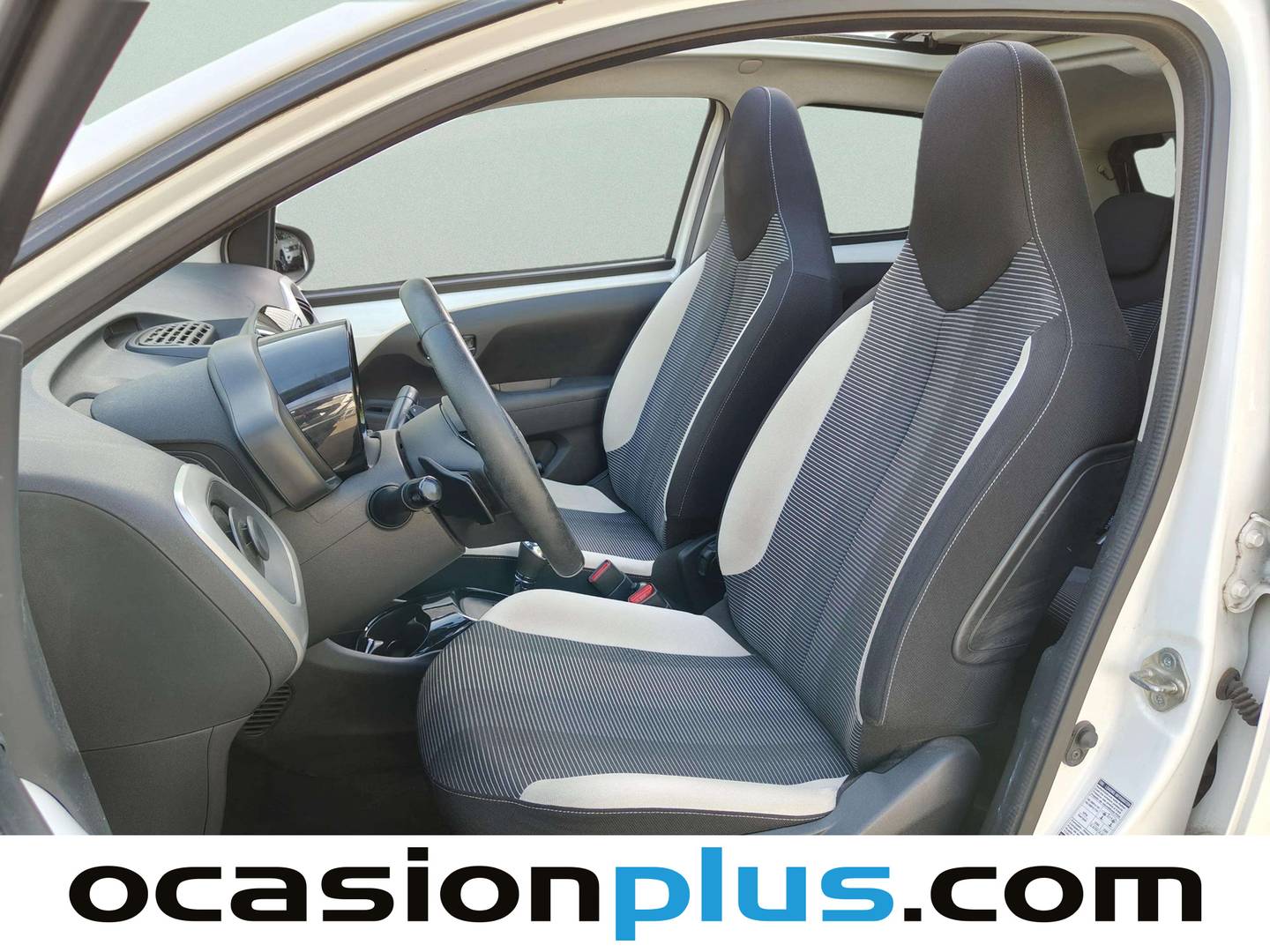 Foto asientos delanteros Peugeot 108 Peugeot 108 1.0 VTi Top! Allure ETG5 (69 CV)