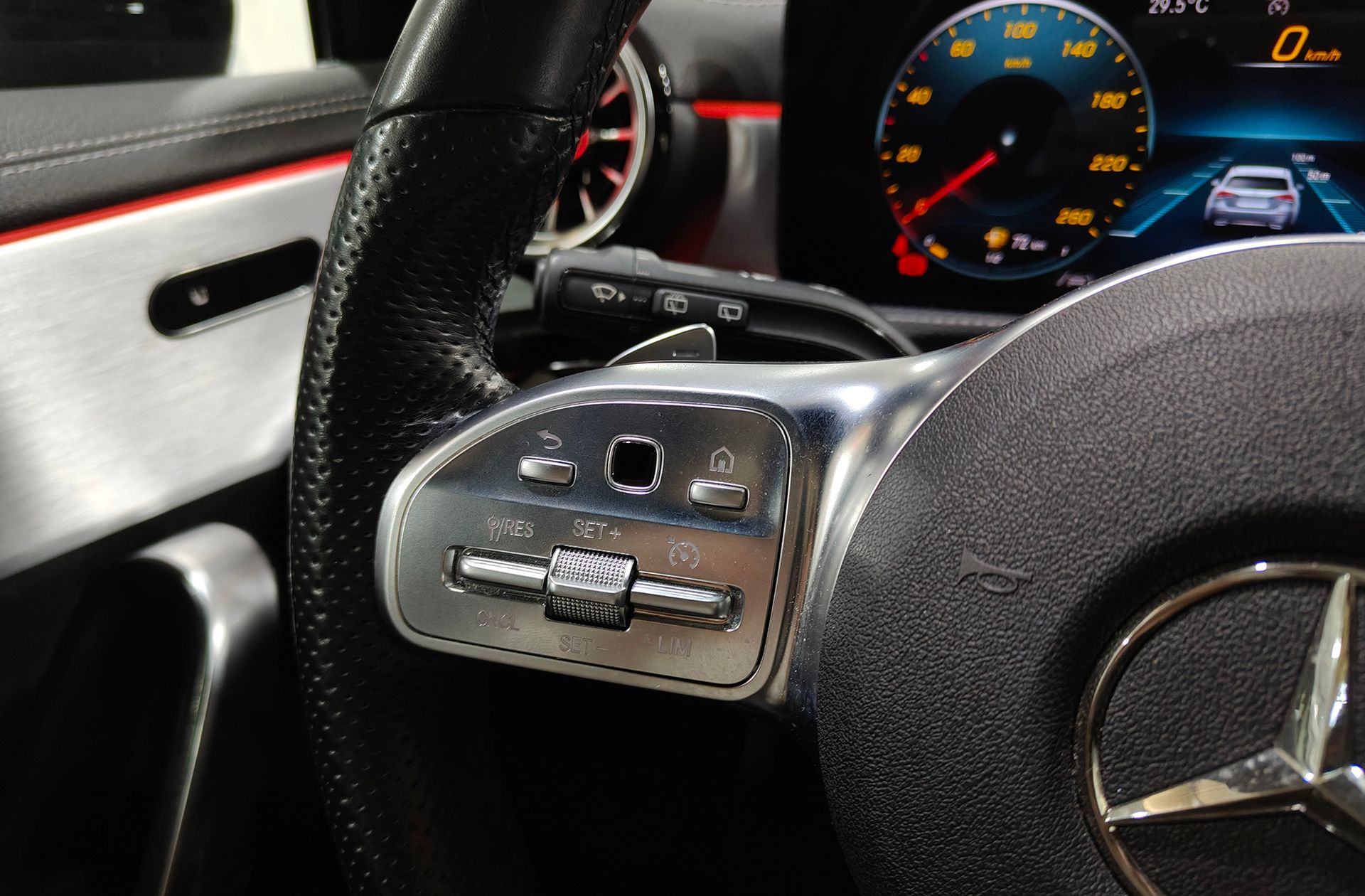 Mercedes-Benz Clase A 180 d Pack AMG - foto 31