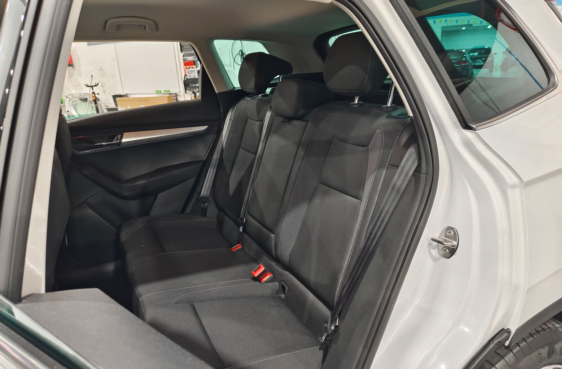 Škoda Karoq 2.0 TDI Selection - foto 11