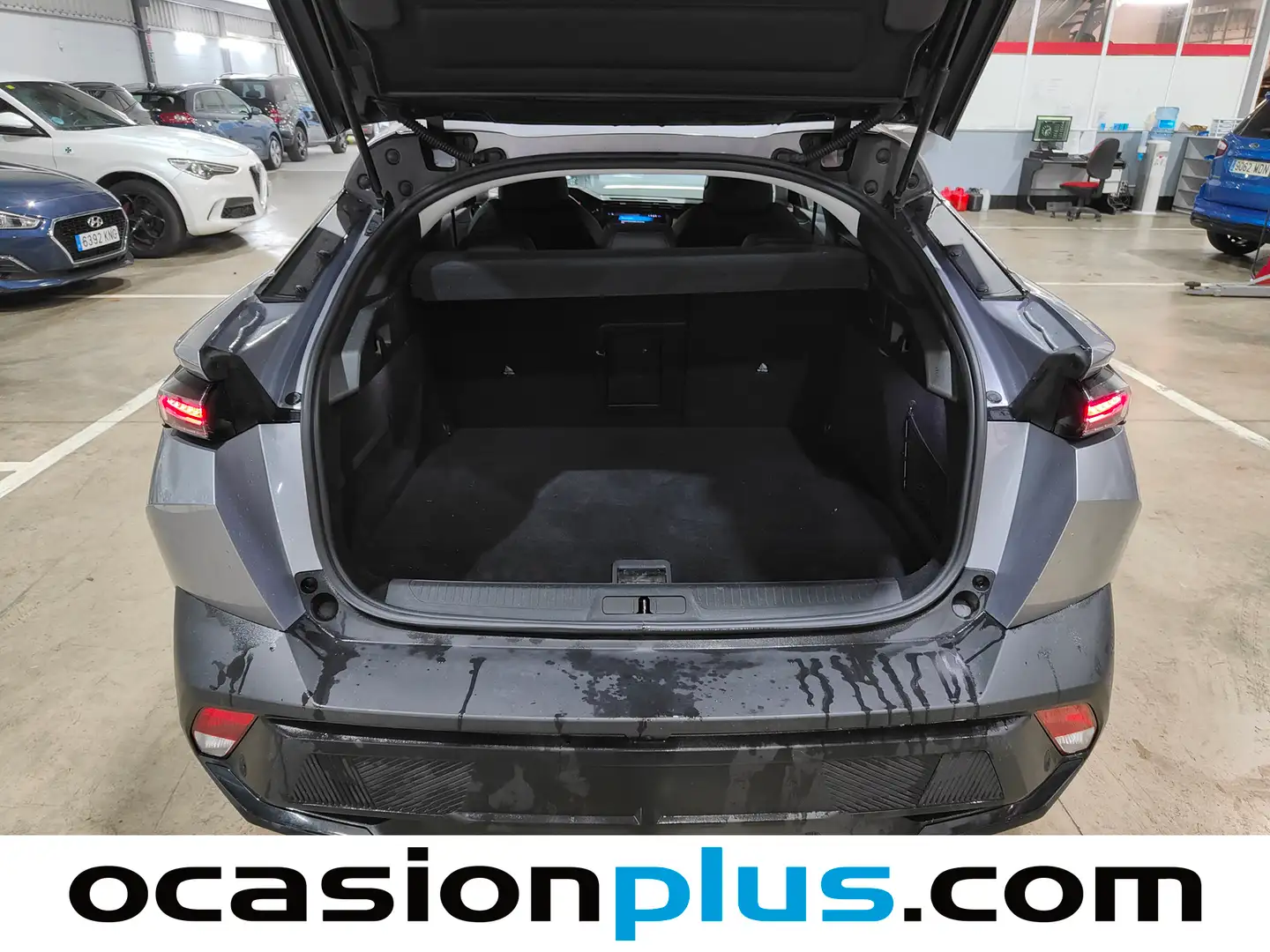 Foto Peugeot 408 Peugeot 408 Allure PHEV 180 e-EAT8 (181 CV)