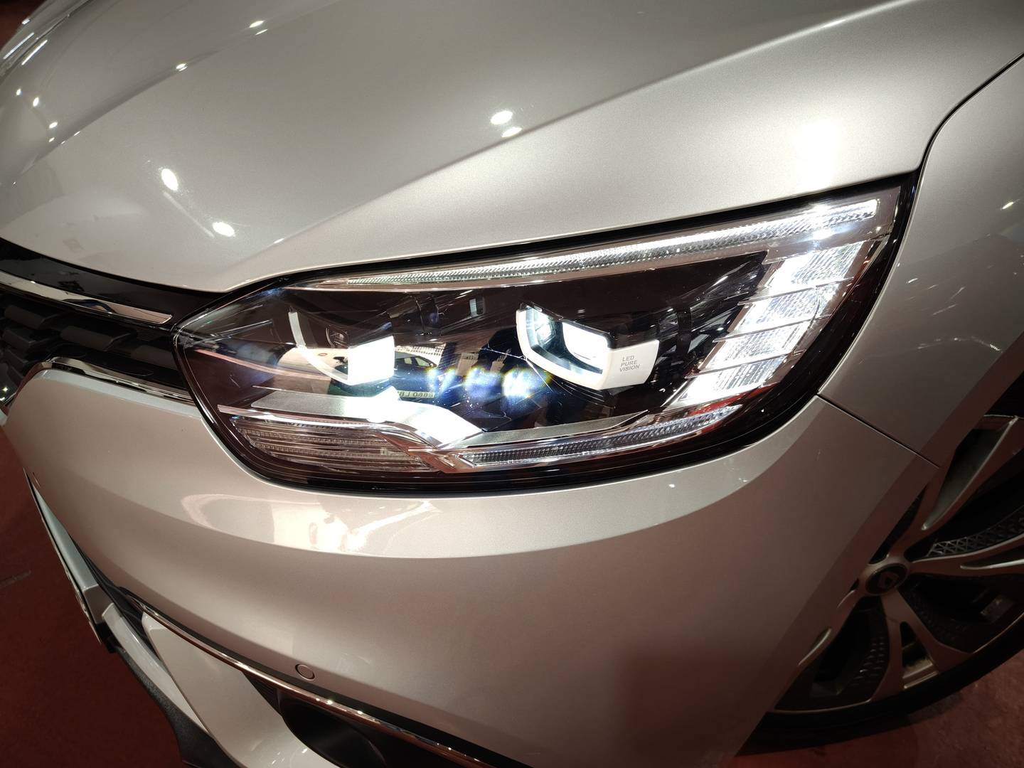 Foto Renault Grand Scénic Renault Grand Scenic Limited TCe (140 CV) EDC GPF 7 Plazas