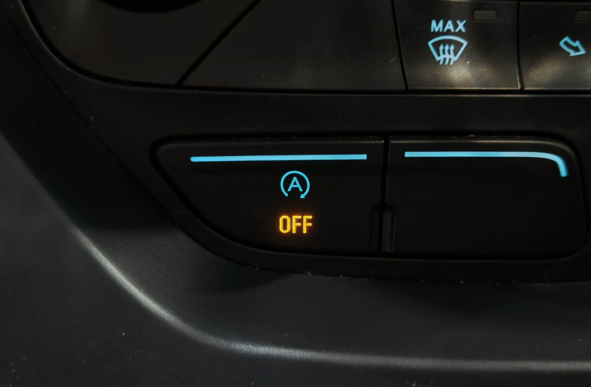 Ford Kuga 1.5 EcoBoost Trend+ 4x2 - foto 30