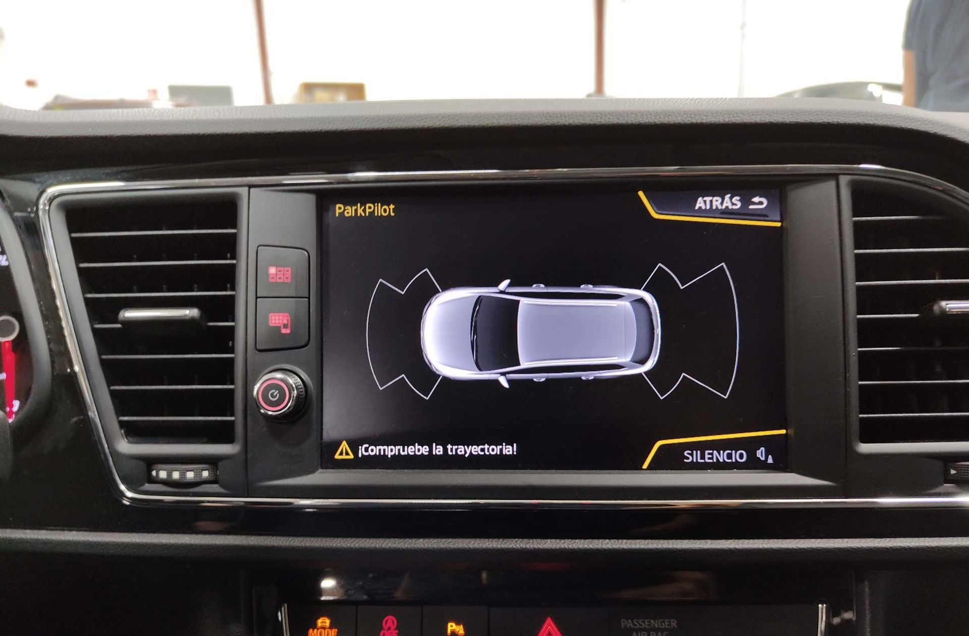 SEAT León ST 2.0 TDI FR - foto 9
