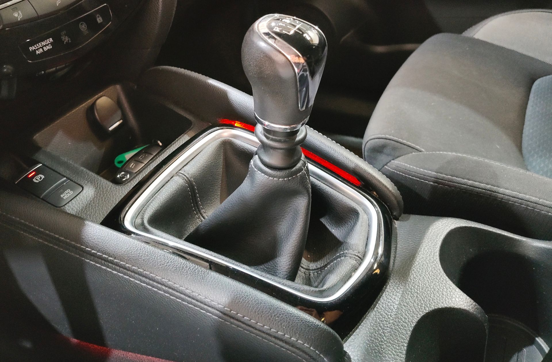 Nissan Qashqai DIG-T 115 N-Connecta 4x2 - foto 5