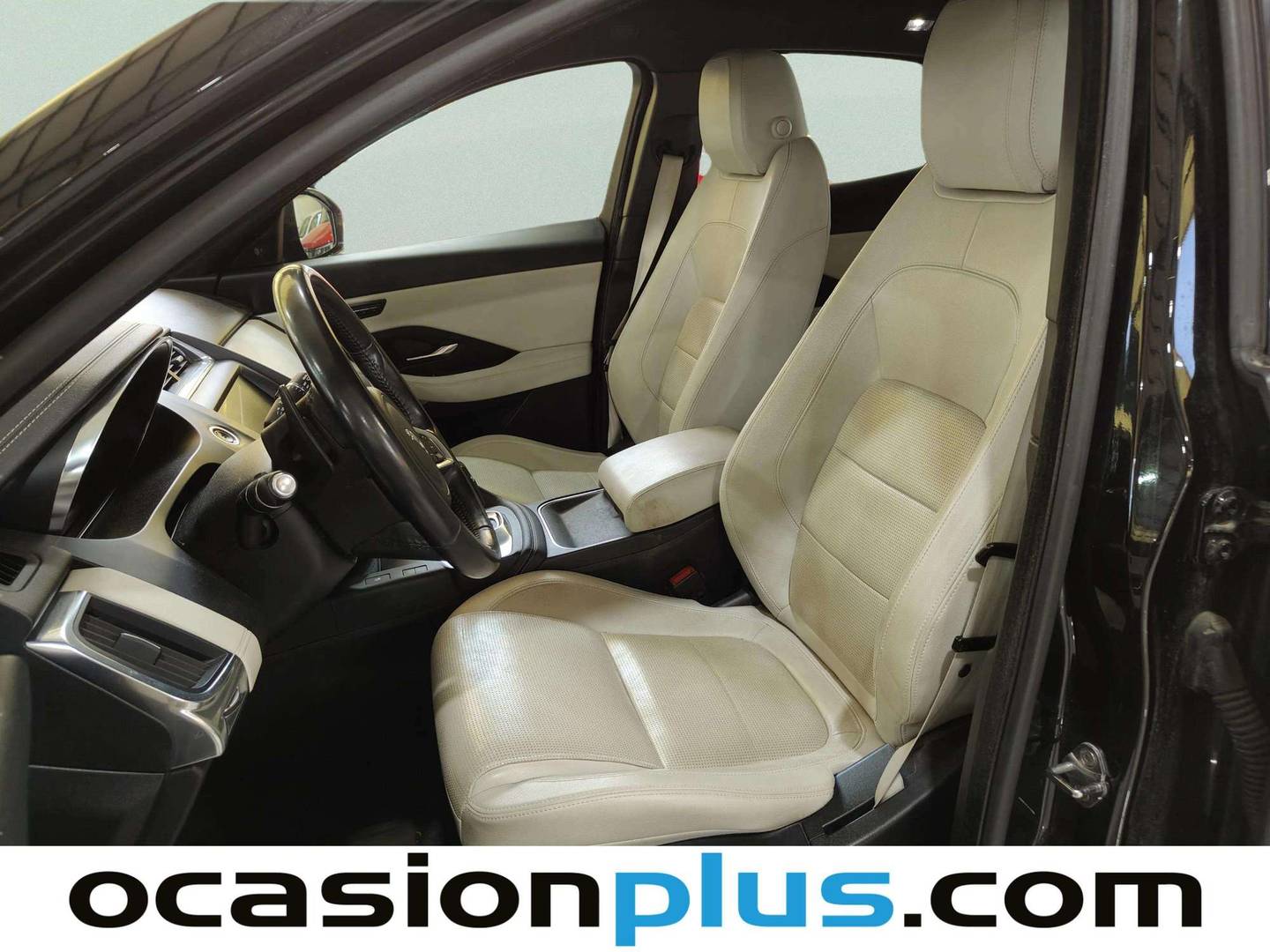 Foto asientos delanteros Jaguar E-Pace Jaguar E-PACE 2.0P R-Dynamic SE 4WD Auto (200 CV)