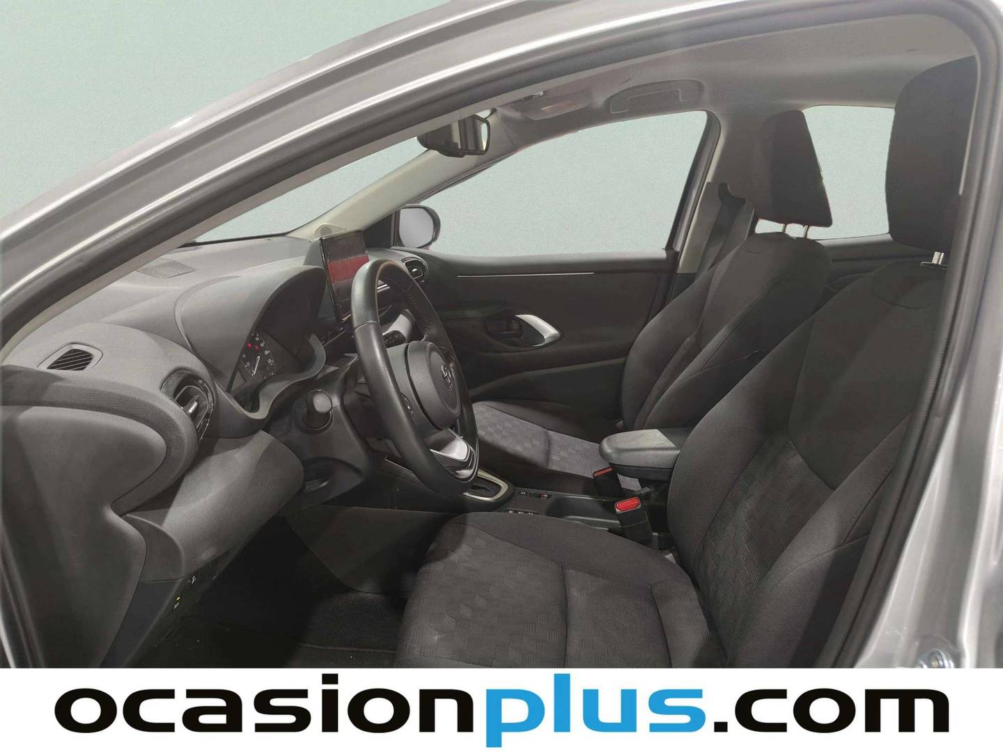 Foto asientos delanteros Toyota Yaris Toyota Yaris 120H Active Plus (116 CV)