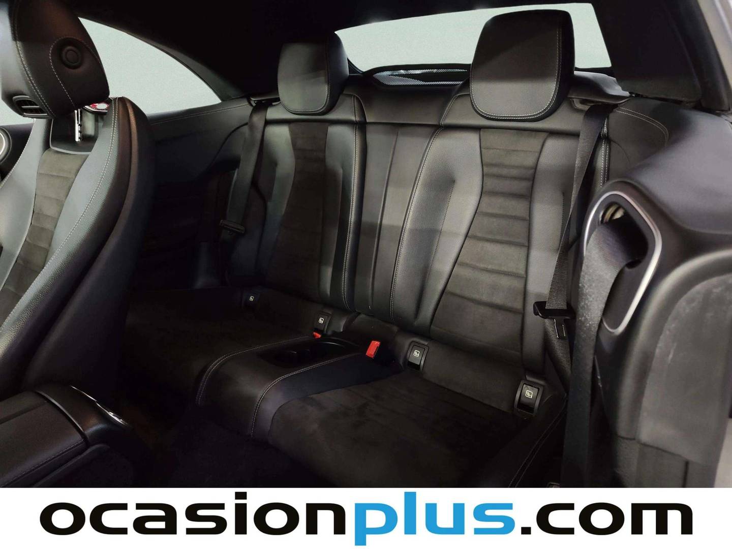 Foto asientos traseros Mercedes Clase E Mercedes Clase E 220 d Cabrio (194 CV) Pack AMG