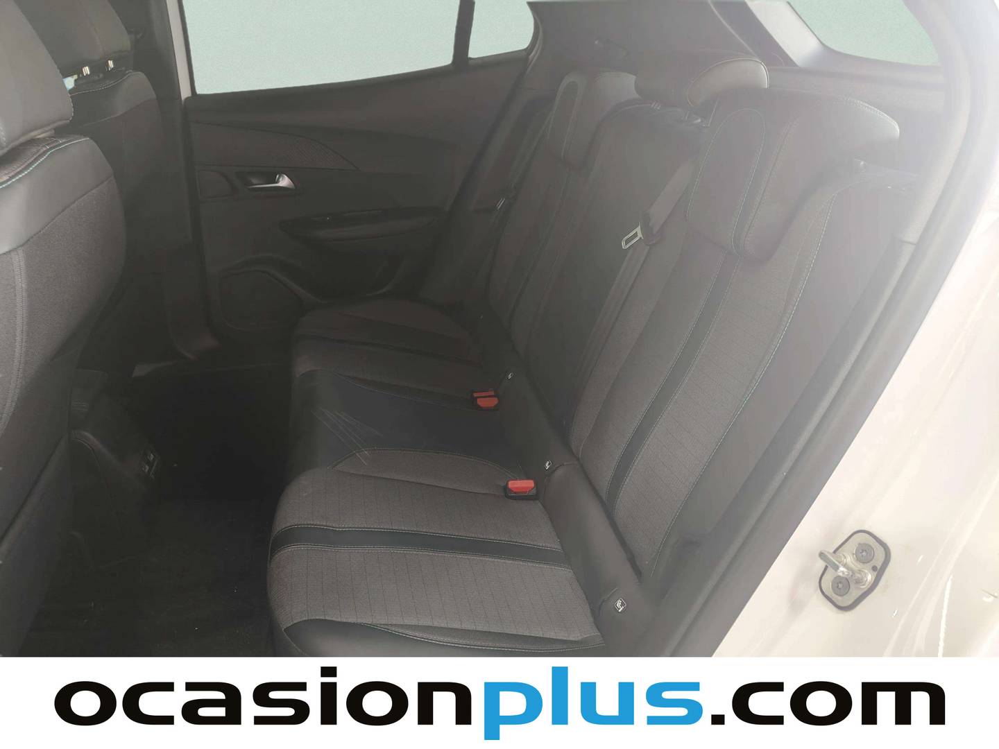 Foto asientos traseros Peugeot 2008 Peugeot 2008 PureTech 100 S&S Allure (100 CV)