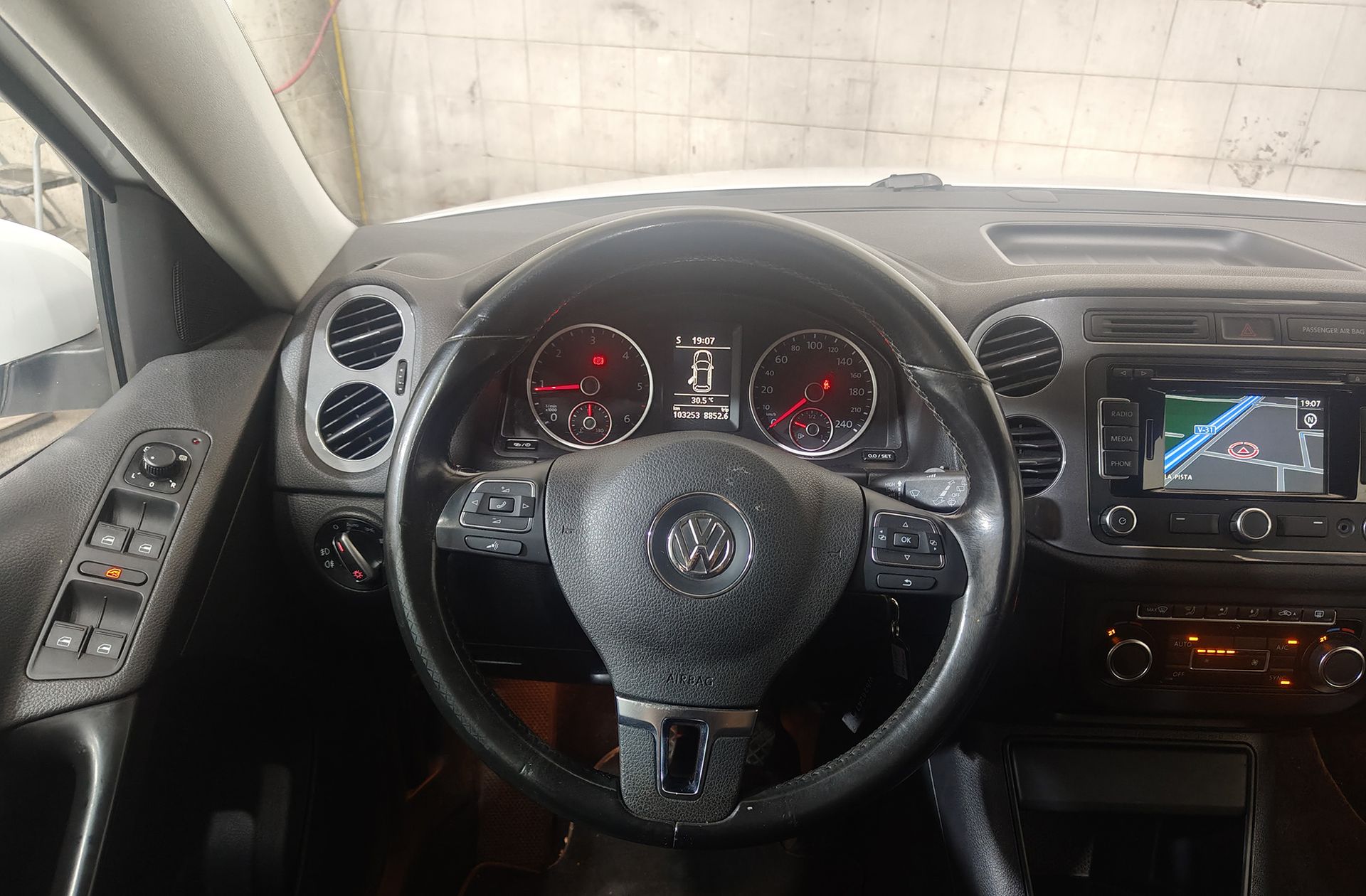 Volkswagen Tiguan T1 2.0 TDI BMT - foto 19