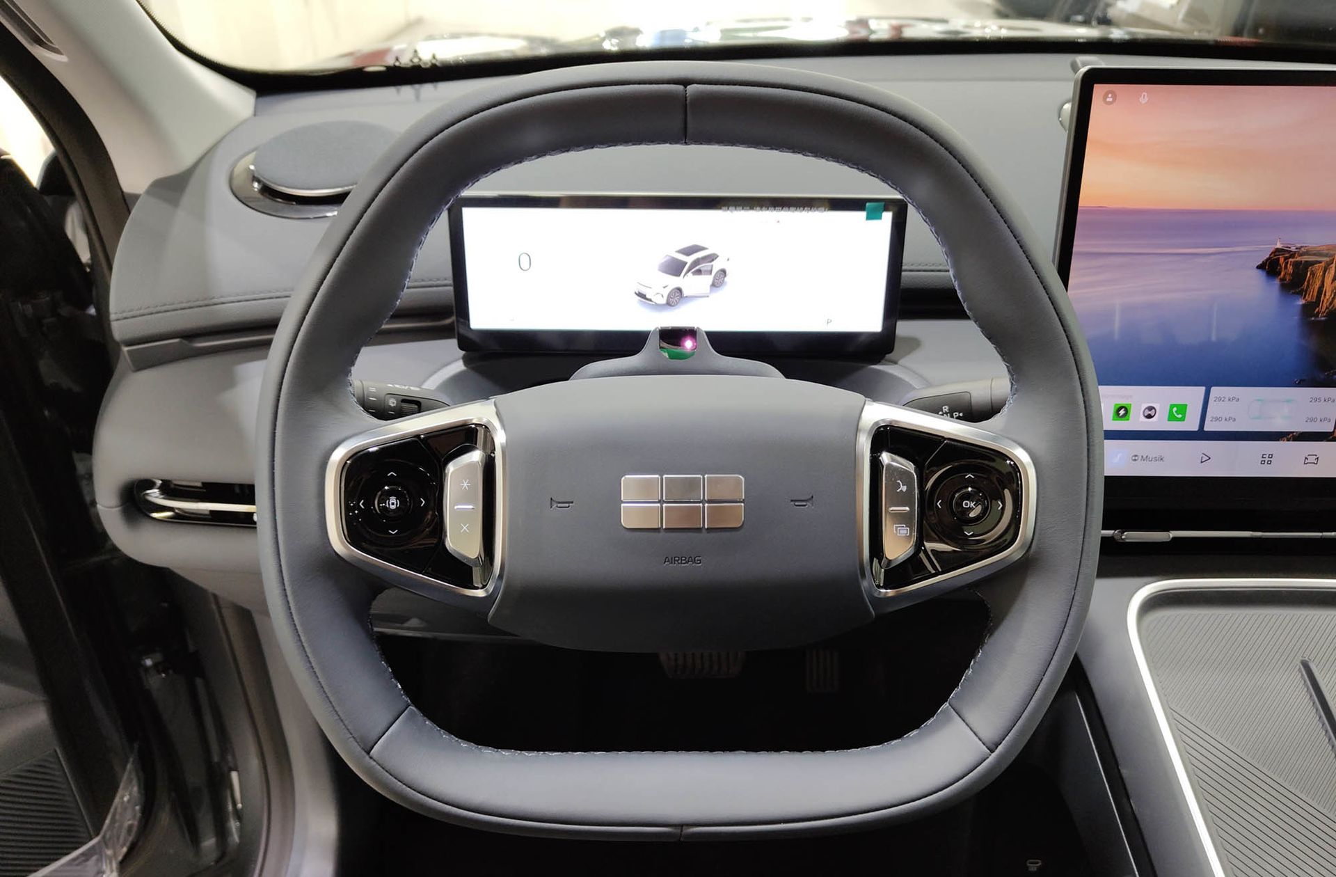 Geely Starray EM-i 1.5 PHEV Pro - foto 24