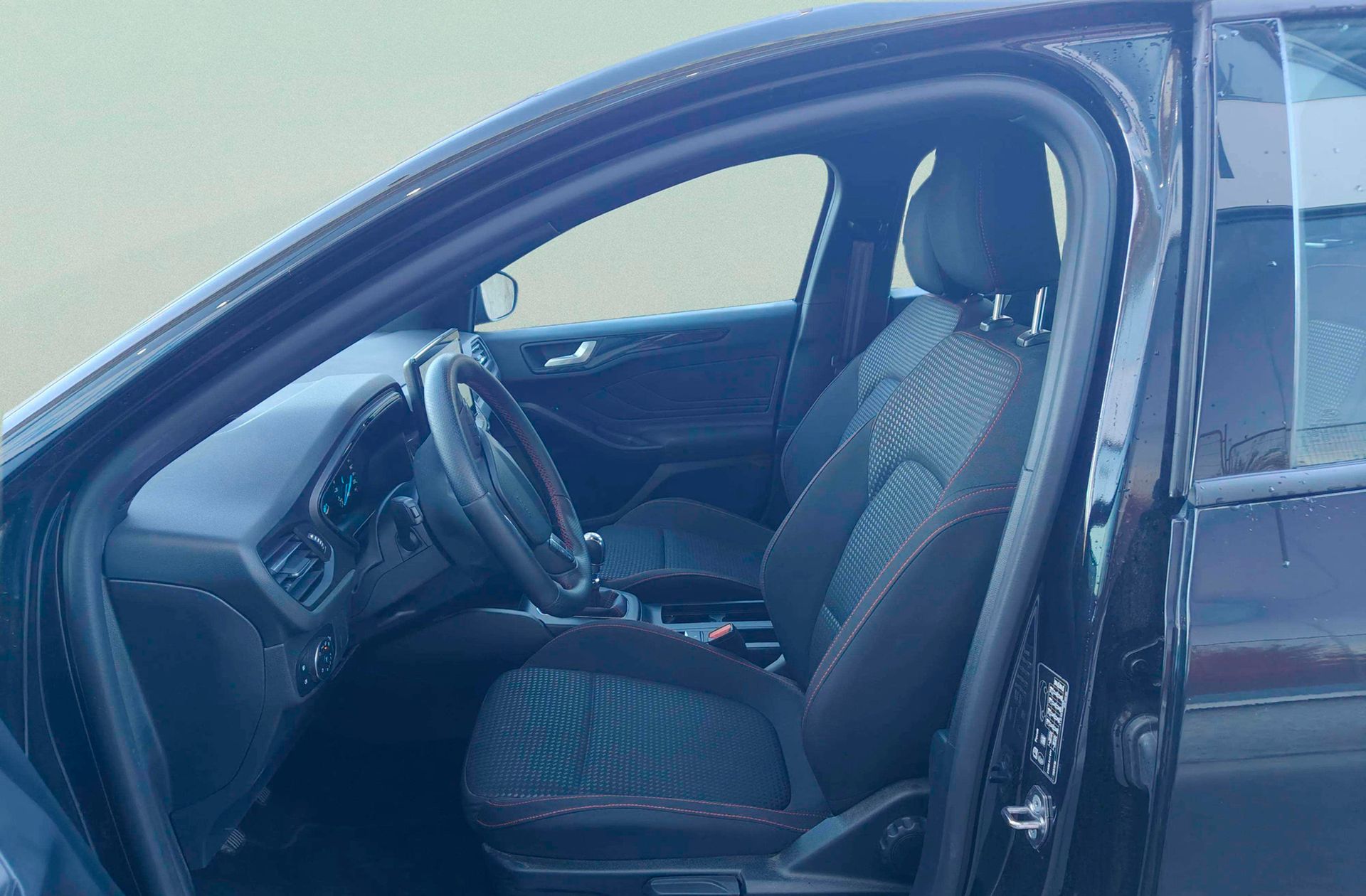 Ford Focus 1.0 EcoBoost MHEV ST-Line - foto 10
