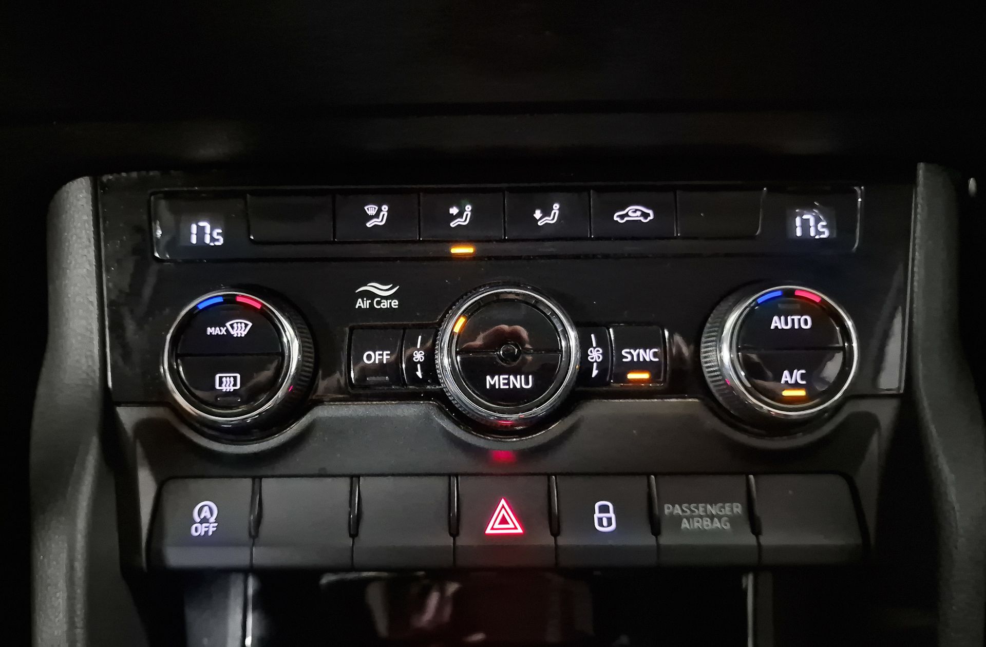 Škoda Karoq 2.0 TDI Ambition 4x4 DSG - foto 33