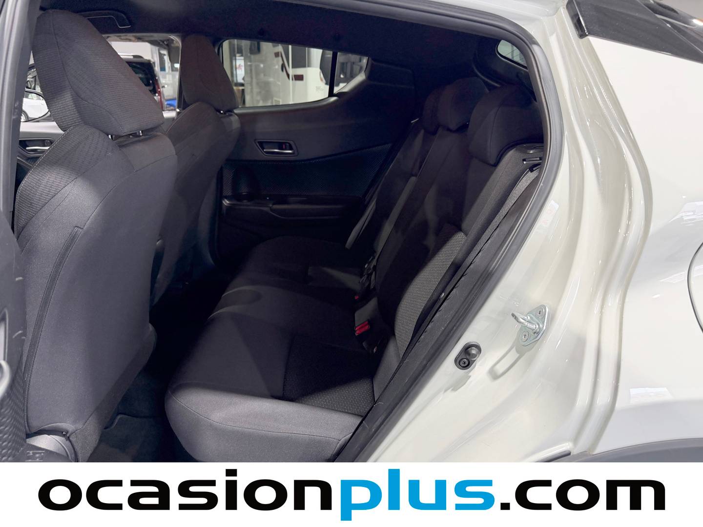 Foto asientos traseros Toyota C-HR Toyota C-HR 1.8 125H Advance (122 CV)