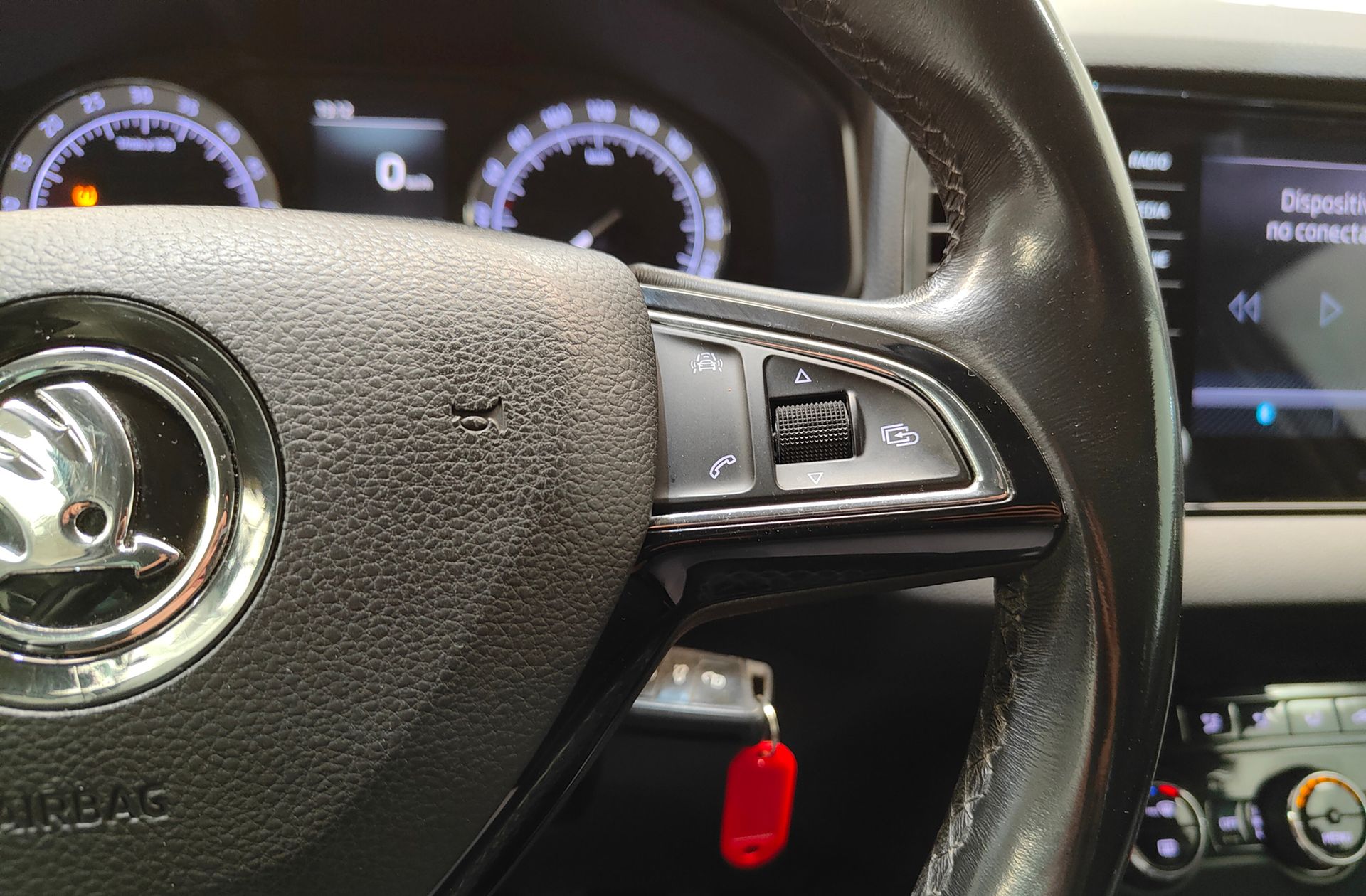 Škoda Karoq 1.6 TDI Ambition - foto 31
