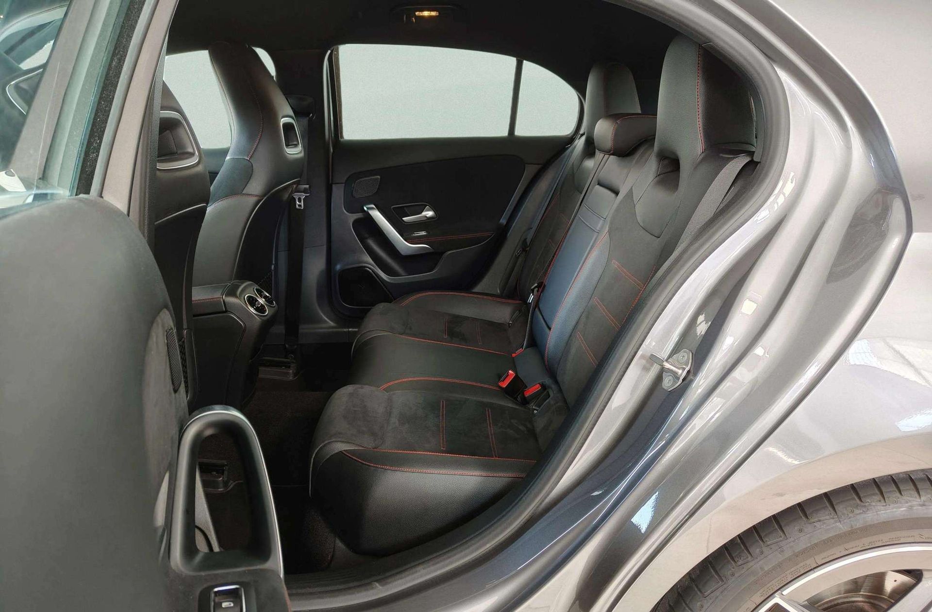 Mercedes-Benz Clase A 220 Pack AMG - foto 16