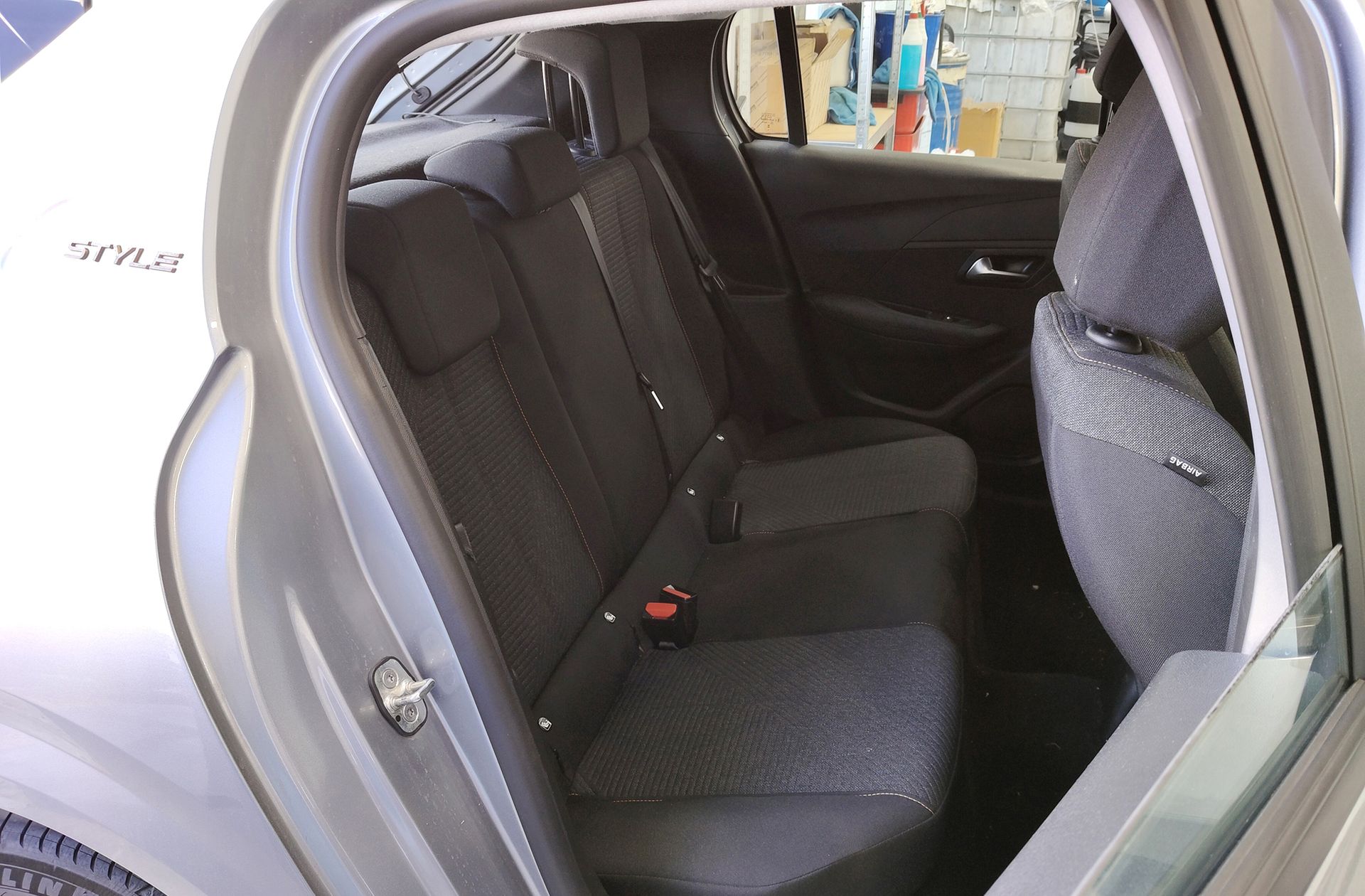 Peugeot 208 Style Hybrid 110 eDCS6 - foto 17