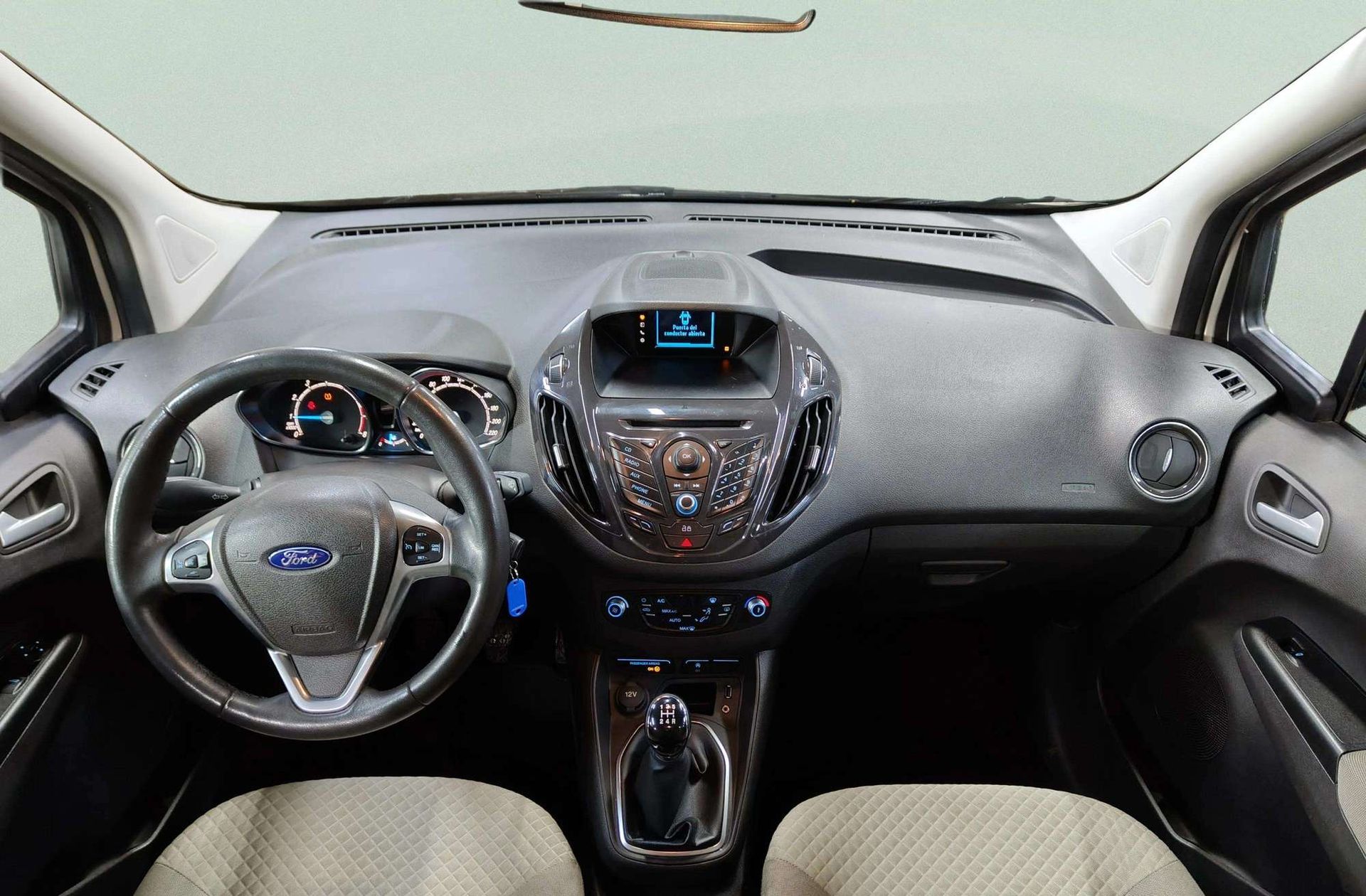 Ford Tourneo Courier 1.0 EcoBoost Titanium - foto 6