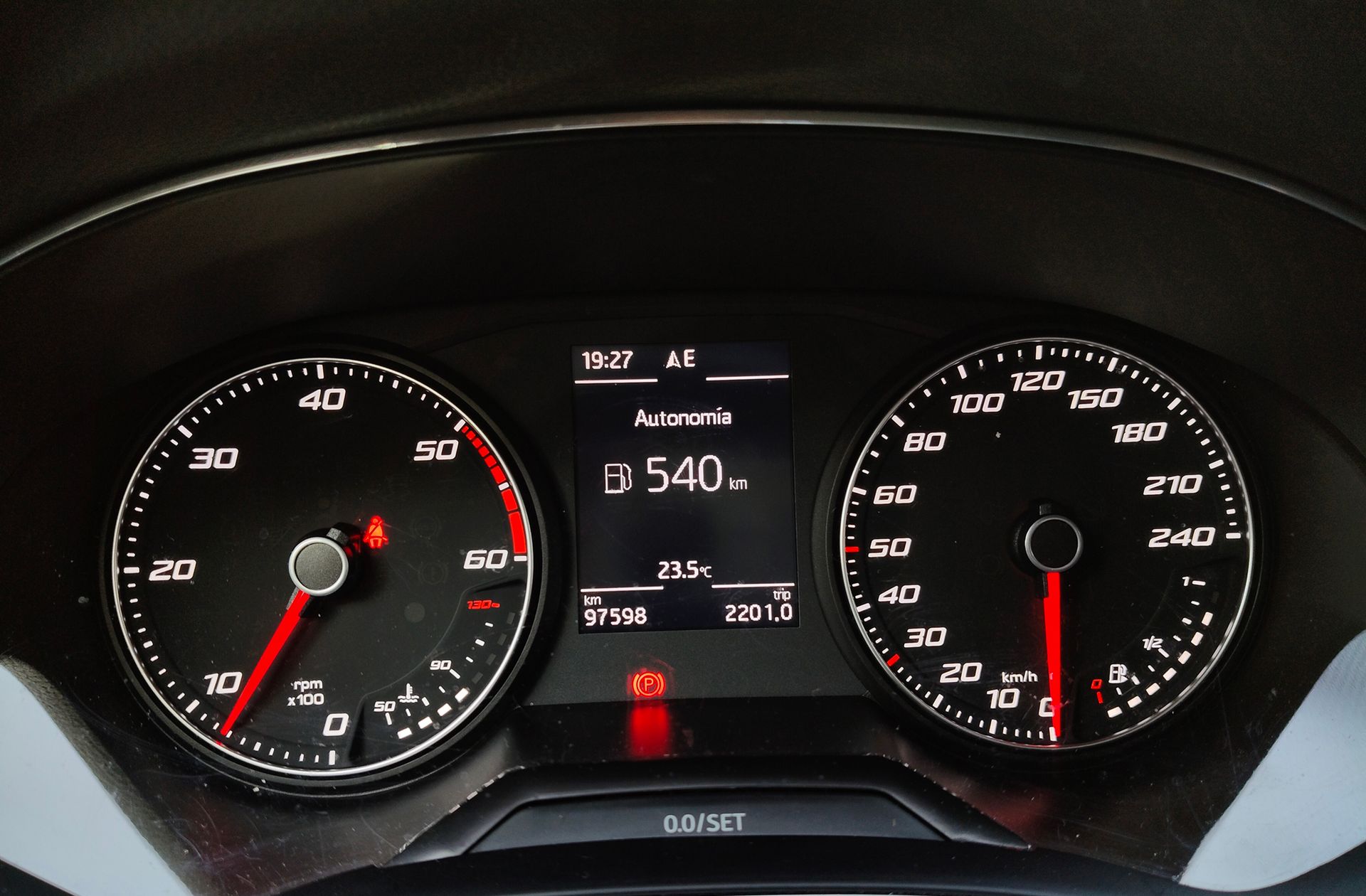 SEAT Arona 1.6 TDI Ecomotive FR - foto 27