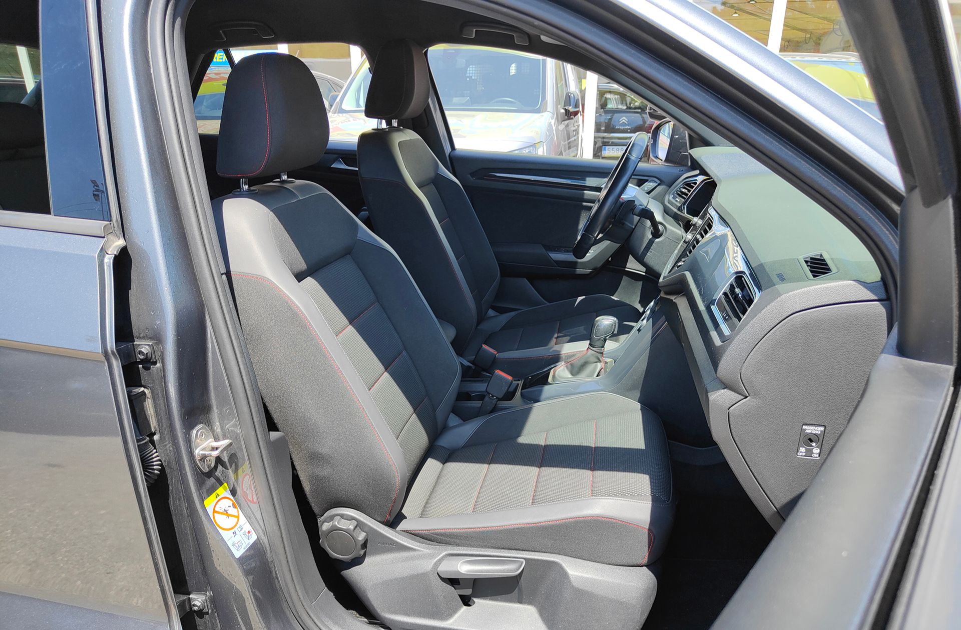Volkswagen T-Roc Sport 1.5 TSI DSG - foto 18