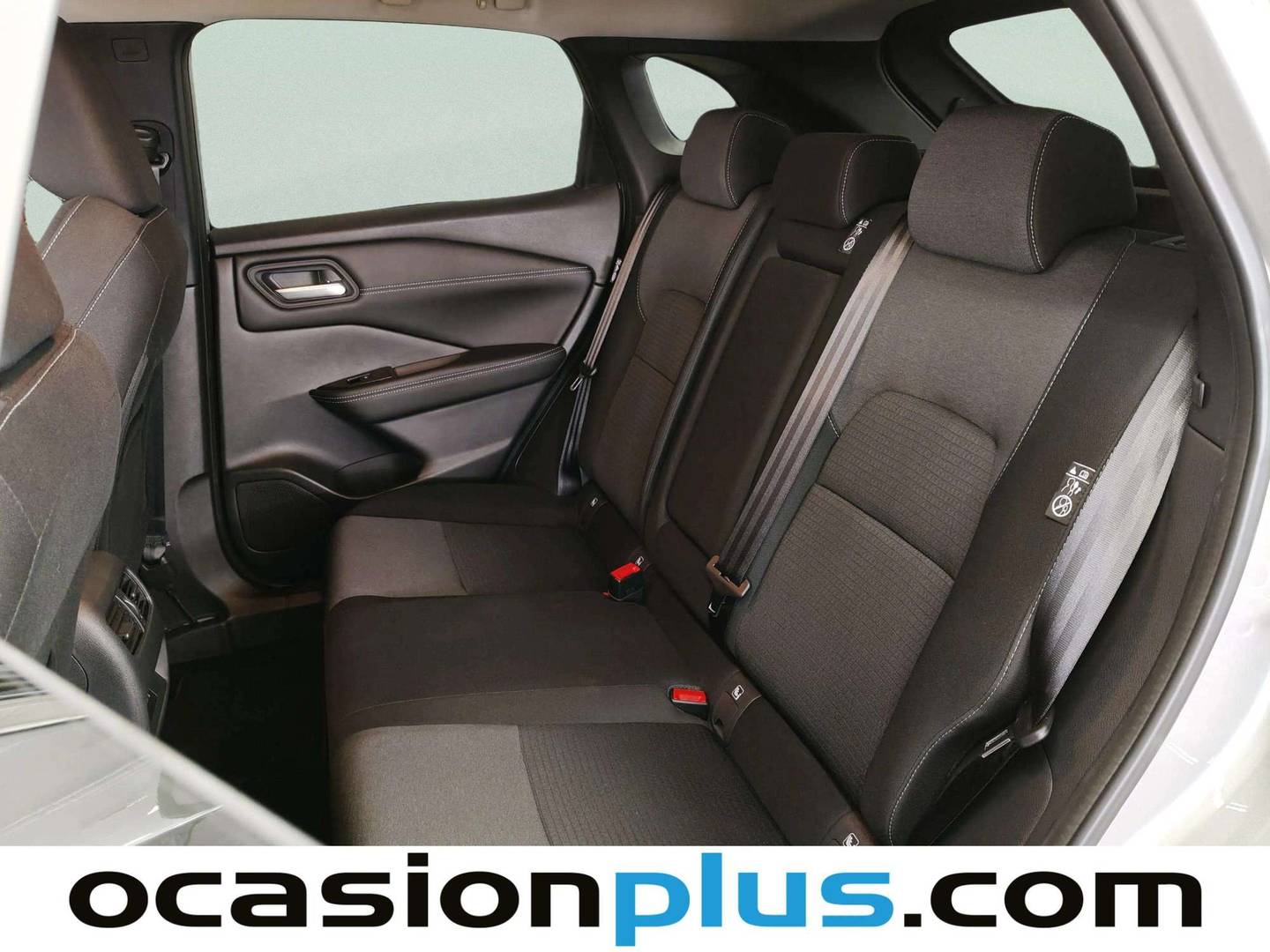 Foto asientos traseros Nissan QASHQAI Nissan Qashqai DIG-T 140 mHEV N-Connecta 4x2 (140 CV)