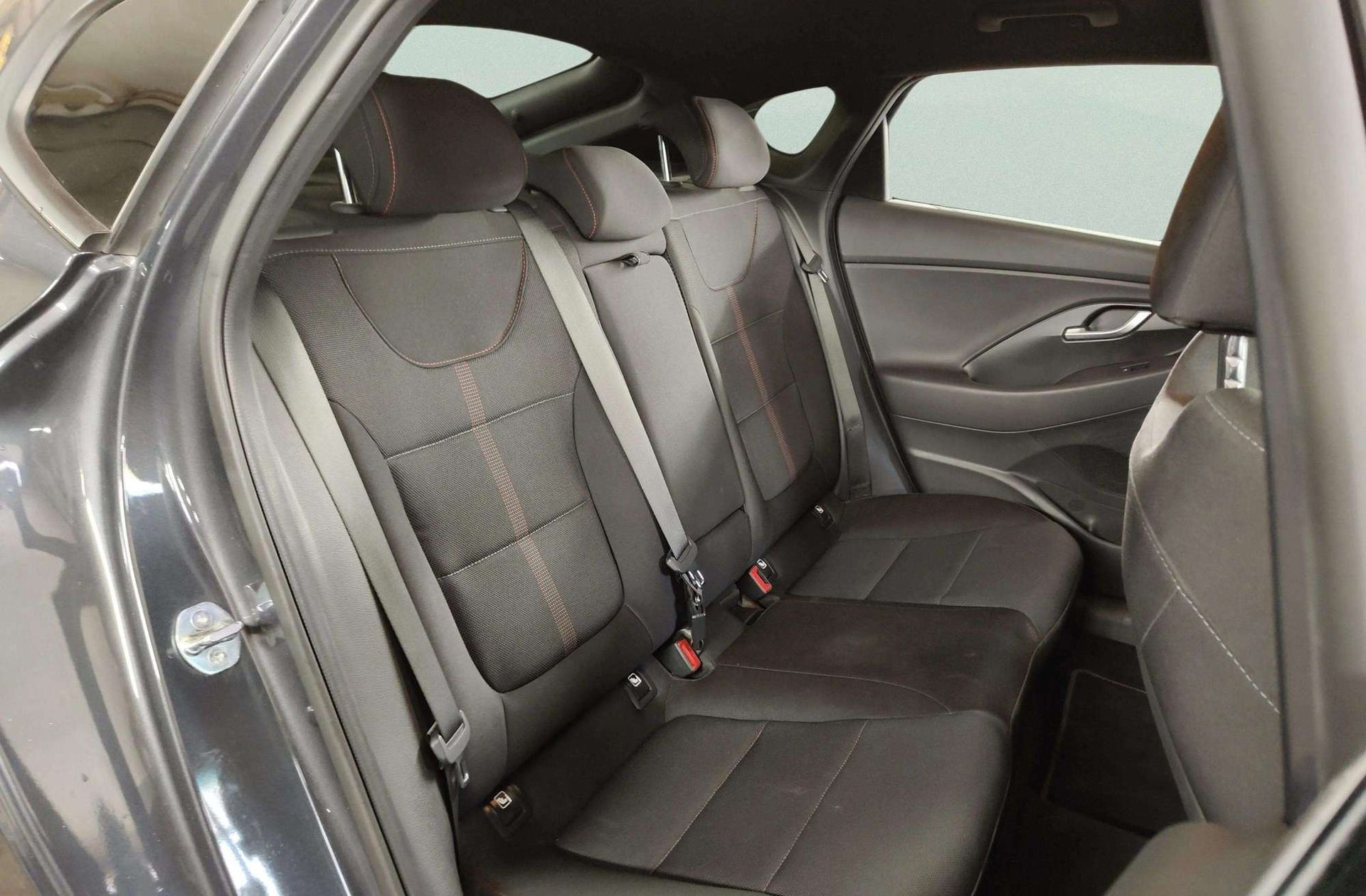Hyundai i30 Fastback 1.0 T-GDi N Line 30 Aniversario - foto 16