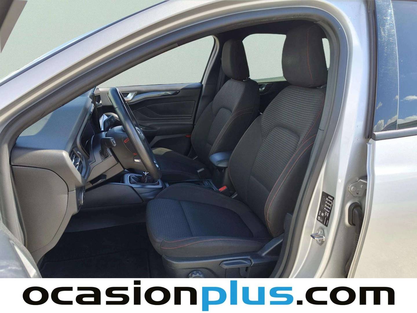 Foto asientos delanteros Ford Focus Ford Focus SportBreak 1.0 Ecoboost MHEV ST-Line (125 CV)