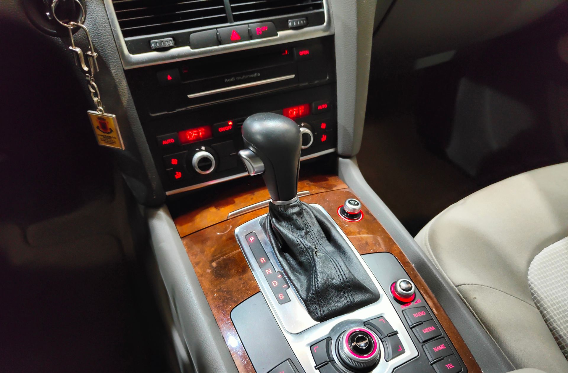 Audi Q7 Advanced 3.0 TDI quattro tiptronic 7 plazas - foto 5