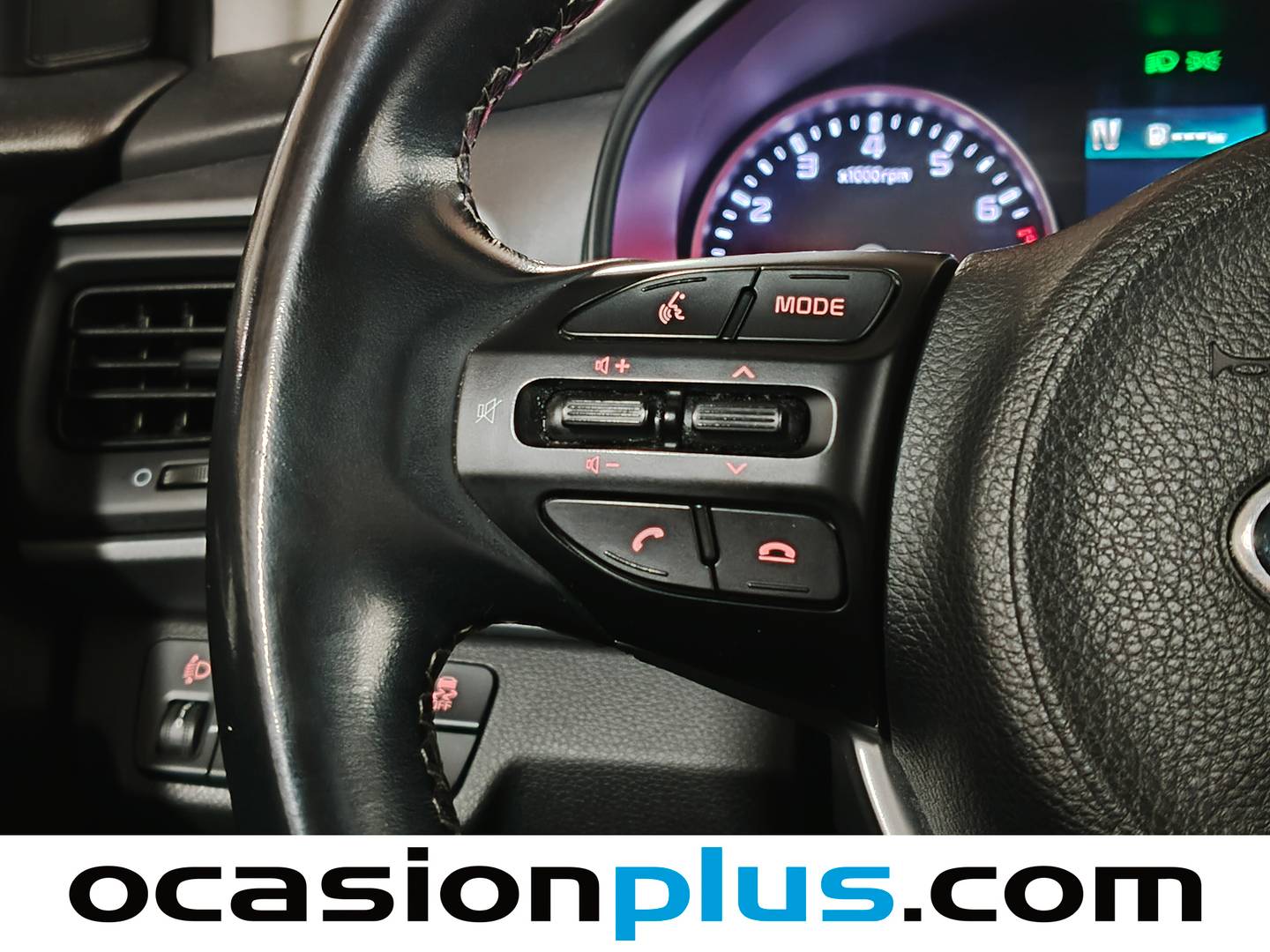 Foto KIA Stonic Kia Stonic 1.0 T-GDi MHEV iMT Concept (100 CV)