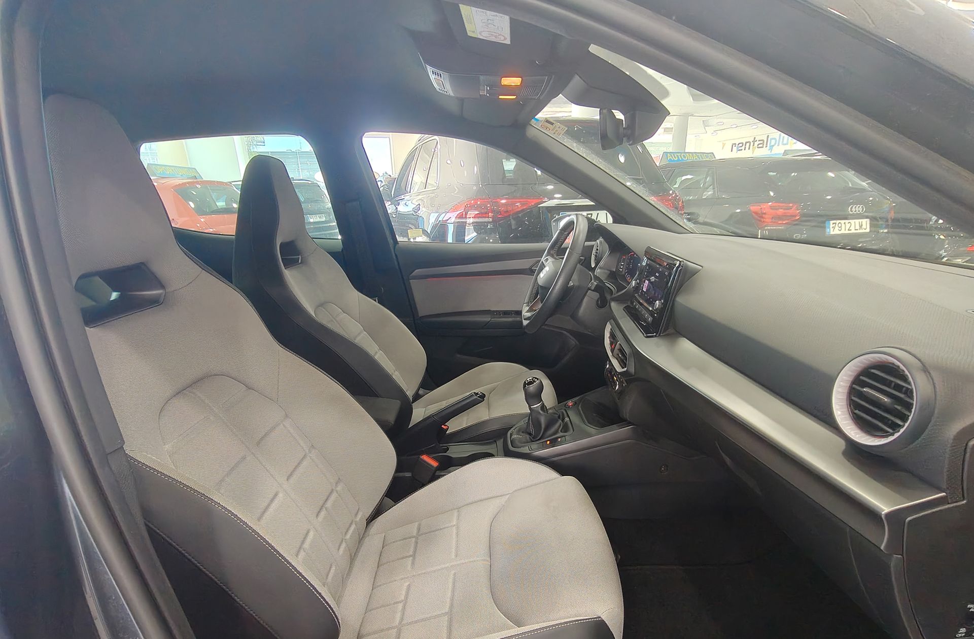 SEAT Arona 1.0 TSI FR - foto 18